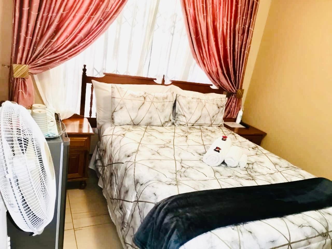 Economy Double Room photo 3