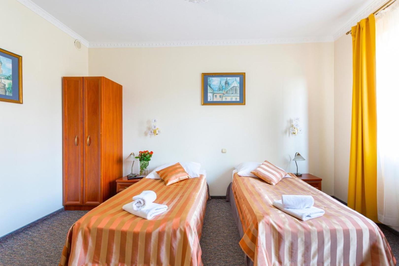 Large Twin Room photo 2