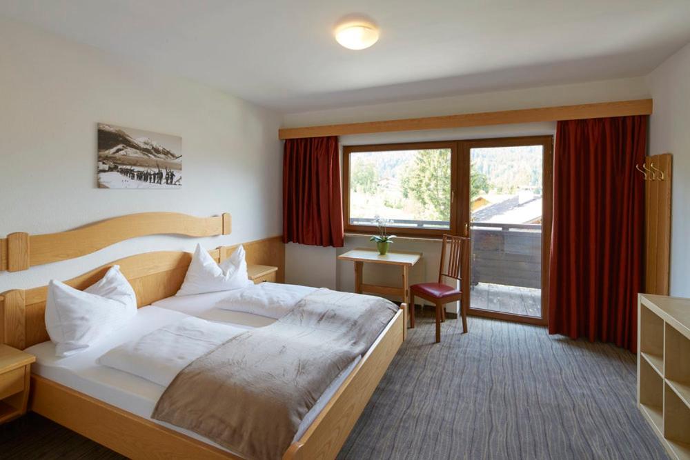 Deluxe Double or Twin Room with Balcony photo 1