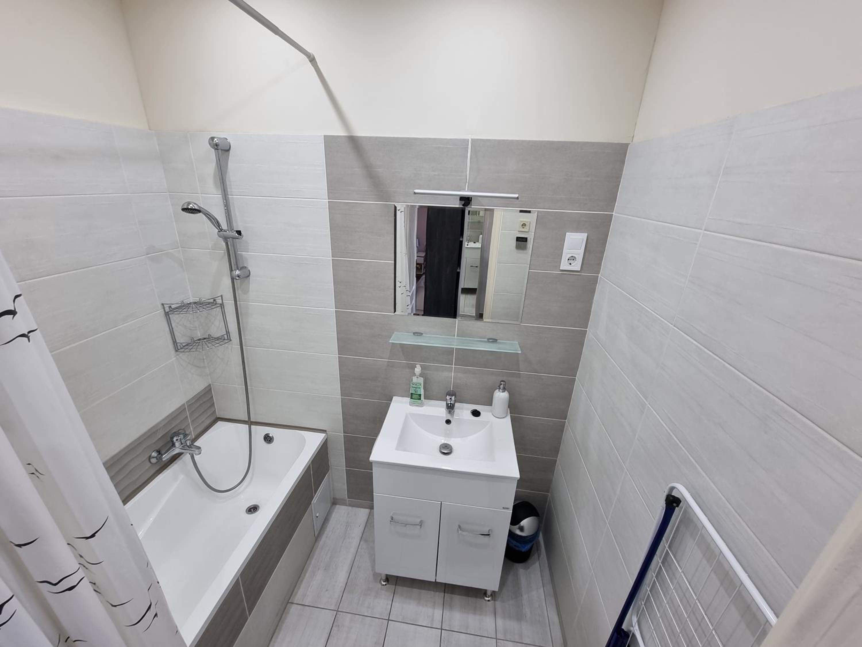One-Bedroom Apartment - Photo 24
