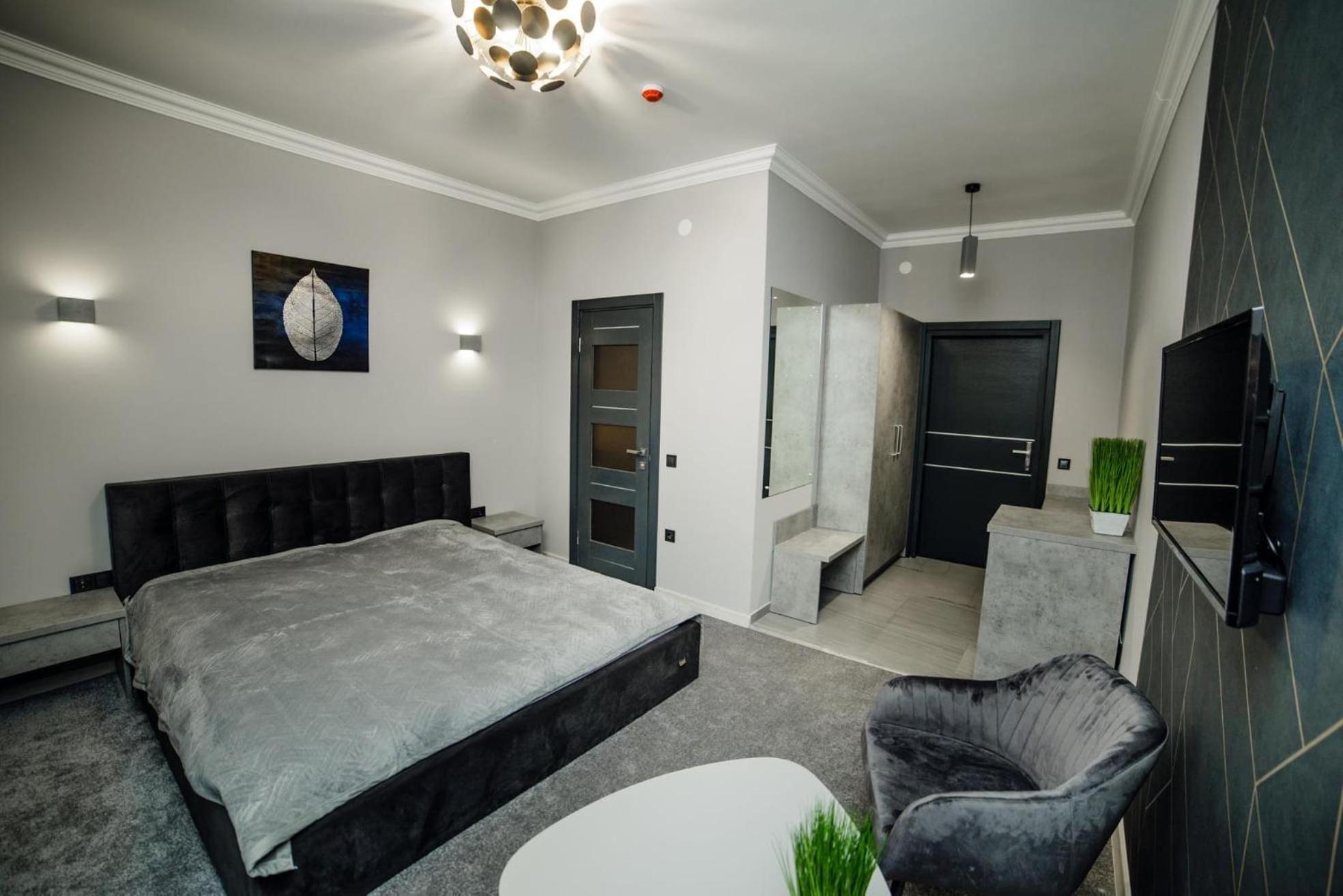 Deluxe Double or Twin Room with Mountain View