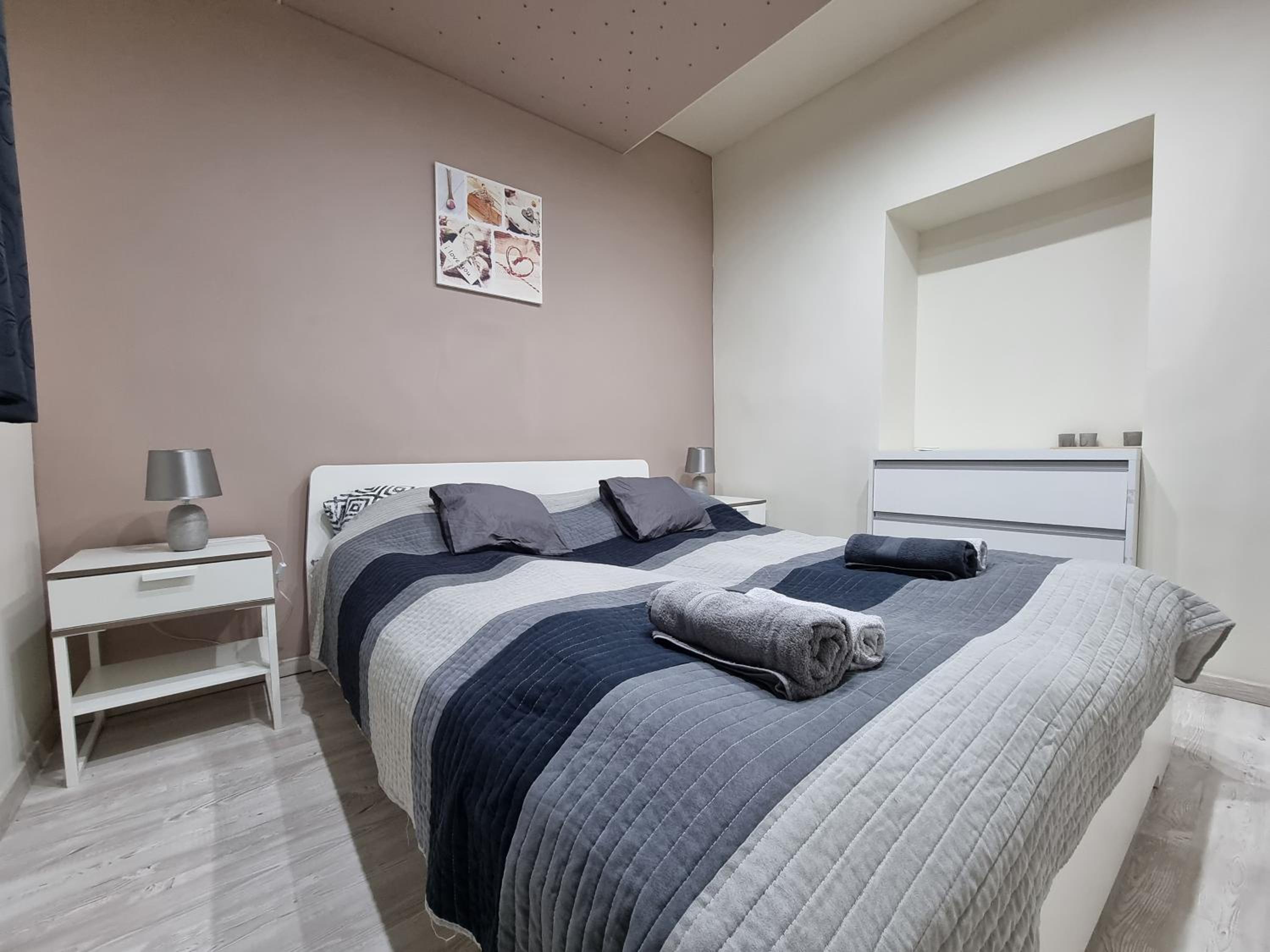 One-Bedroom Apartment - Photo 36