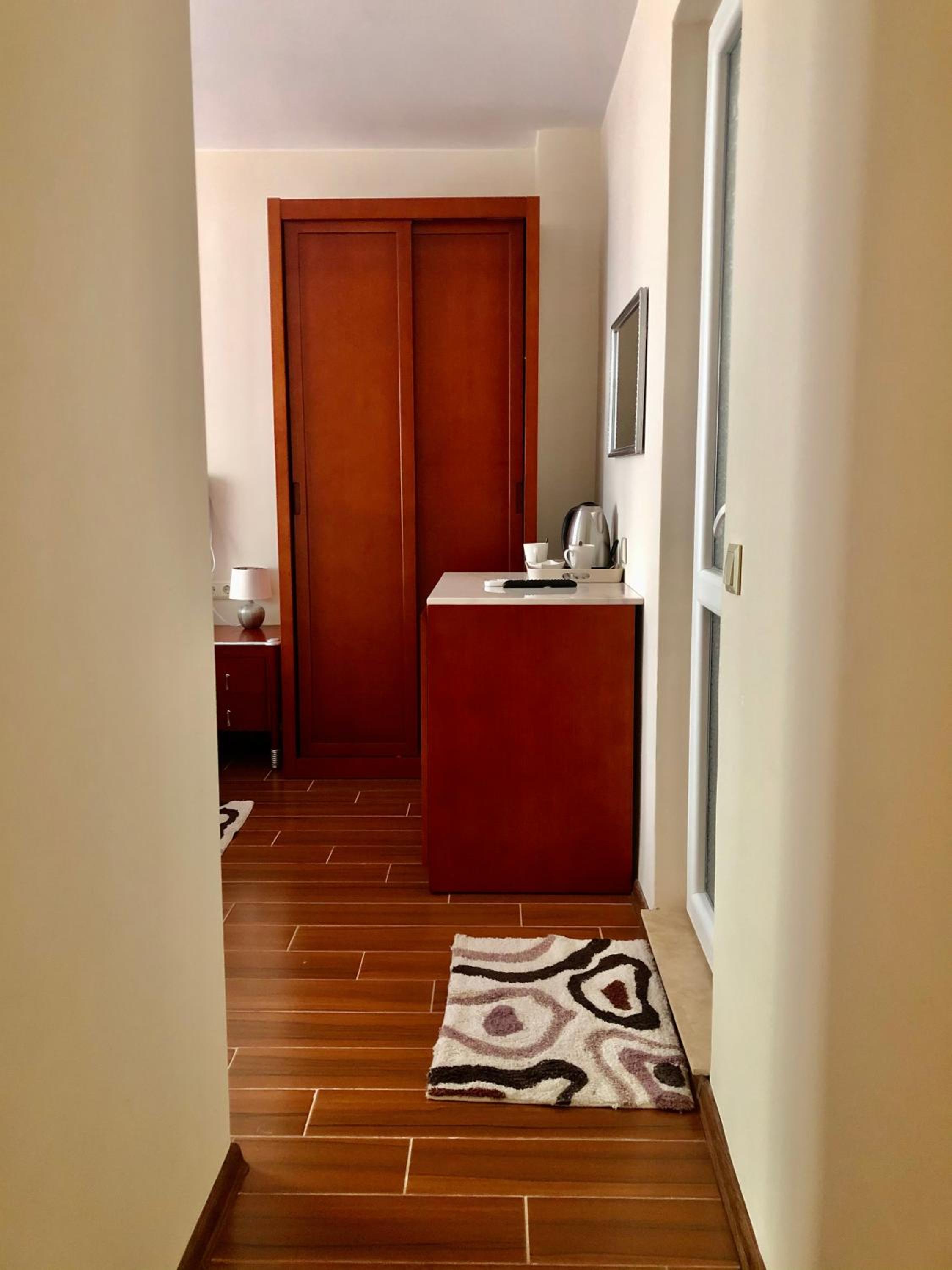 Deluxe Double Room - Photo 10