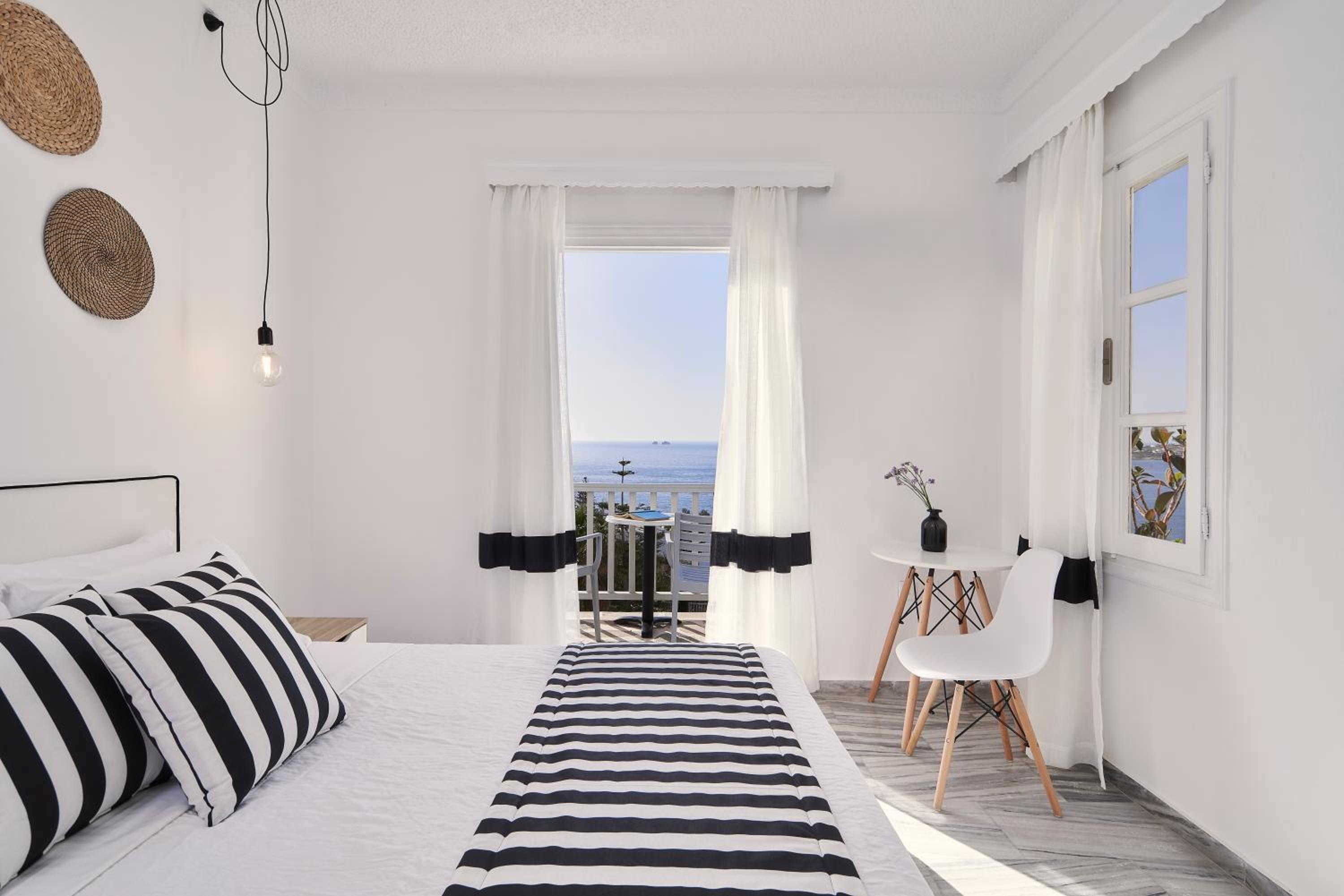 Superior Sea View Room - Photo 2
