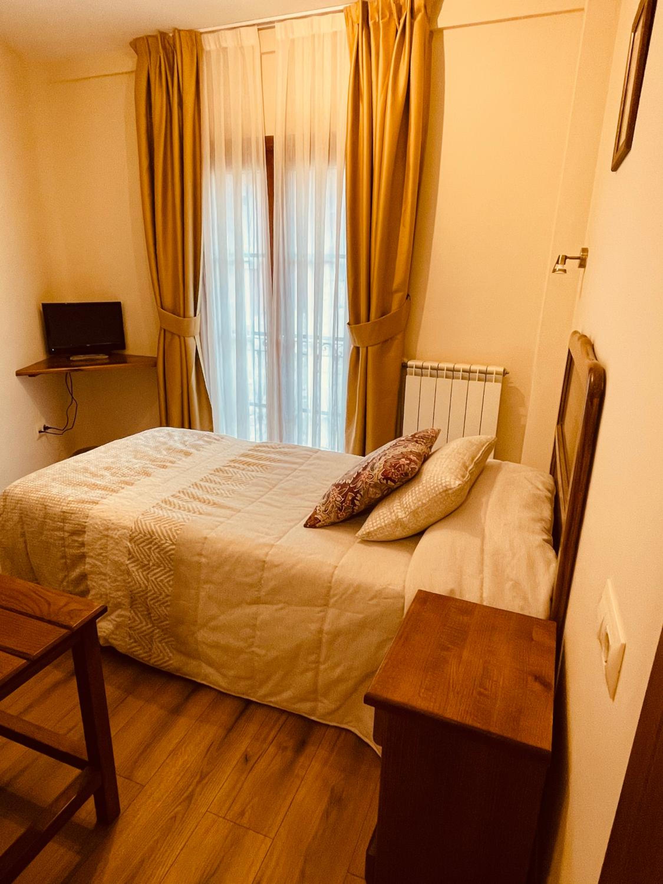 Single Room photo 3