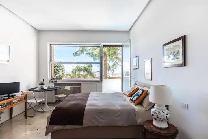 Studio Apartment with Sea View