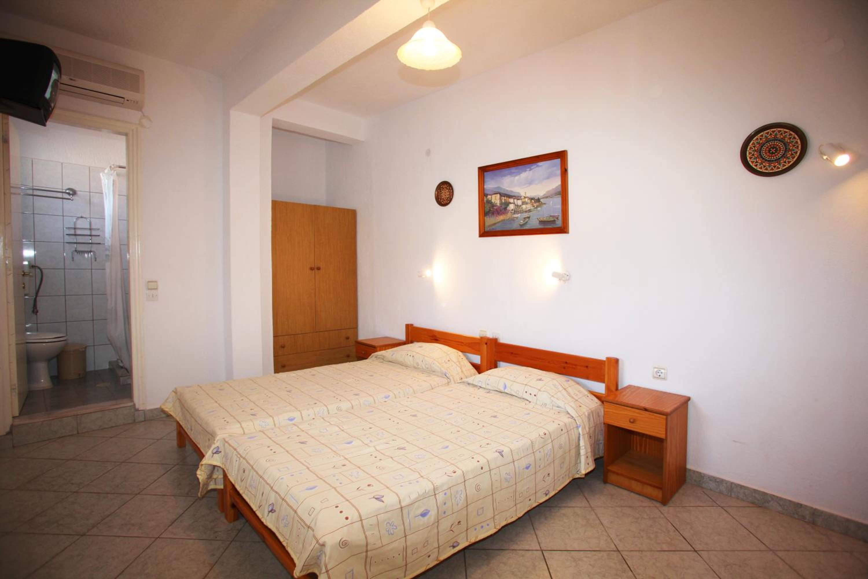 Twin Room with Garden View - Ground Floor  photo 2