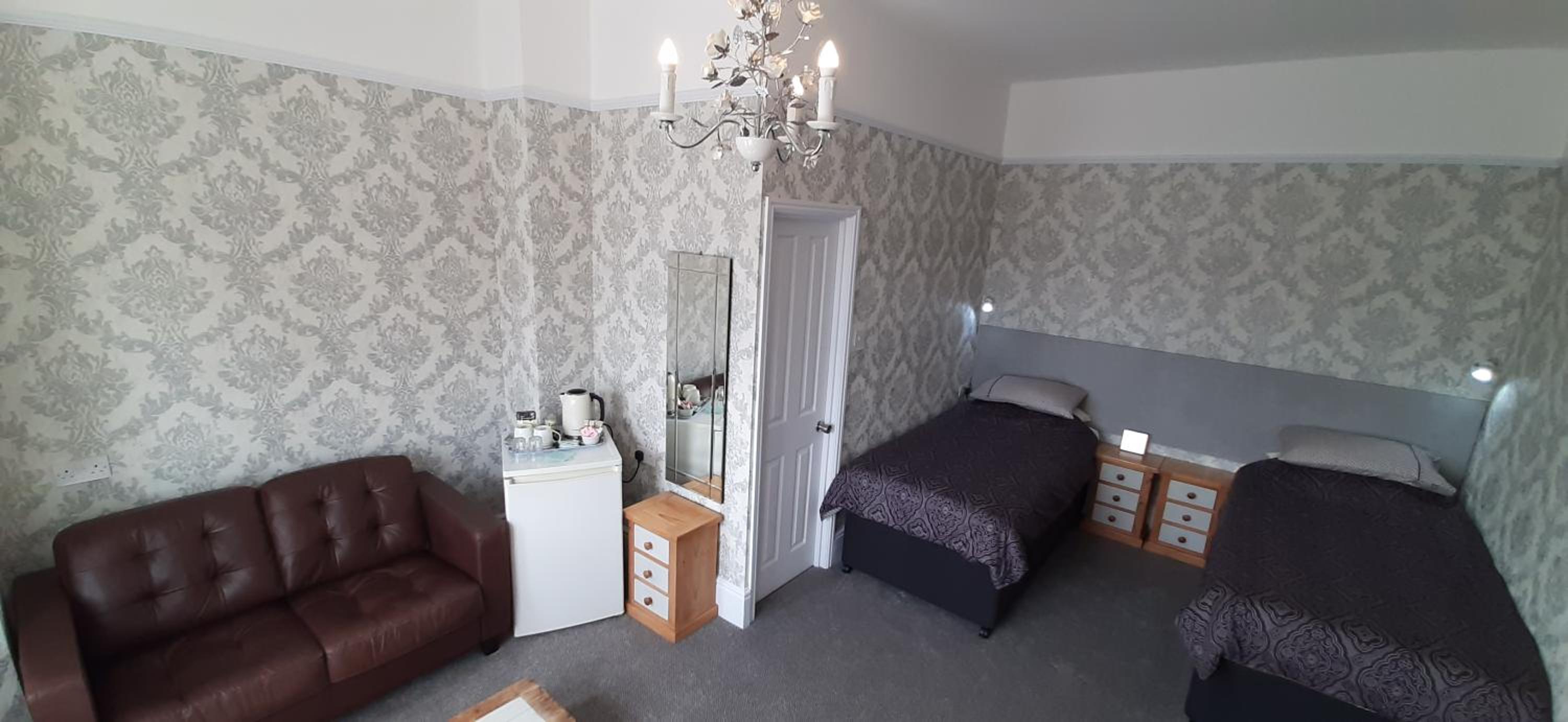 Superior Double or Twin Room photo 3