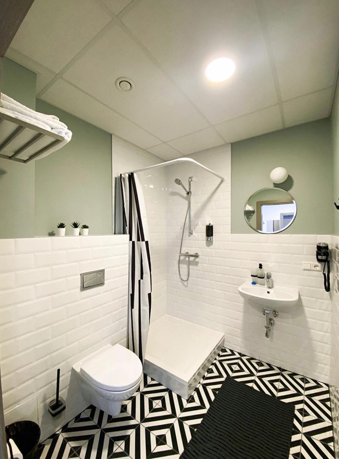 Double Room - Photo 9
