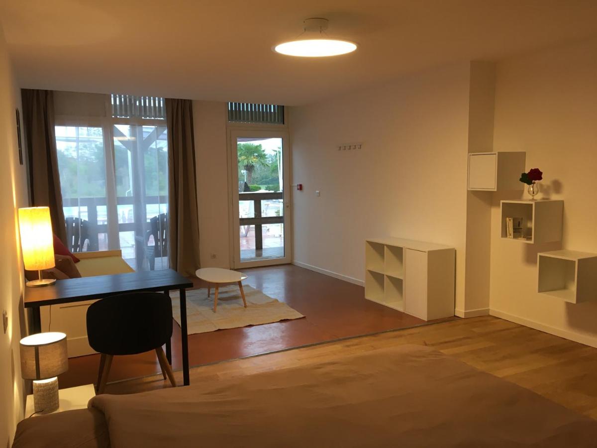 Junior Suite with Pool View photo 3