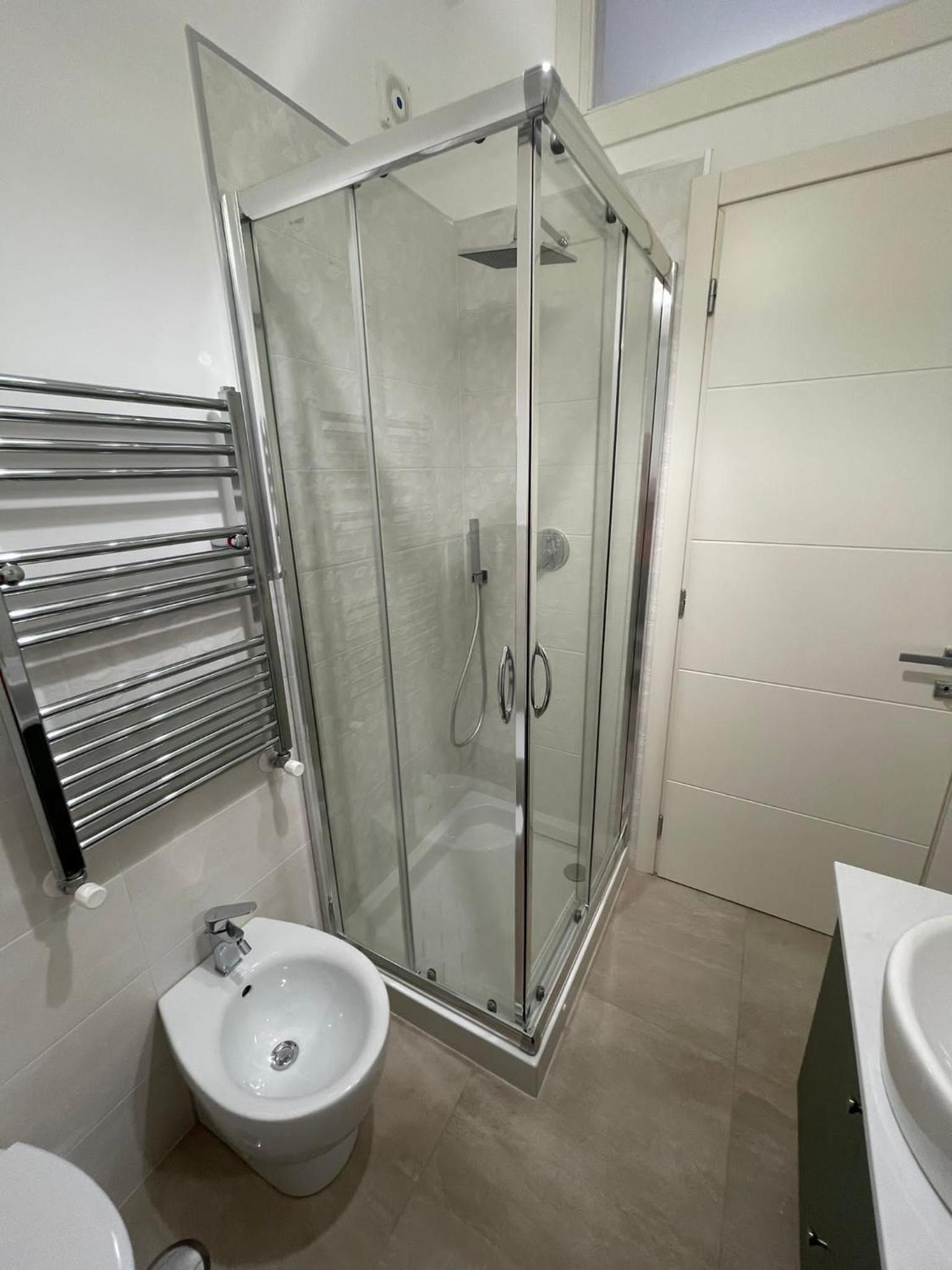 Triple Room with Private Bathroom - Photo 9