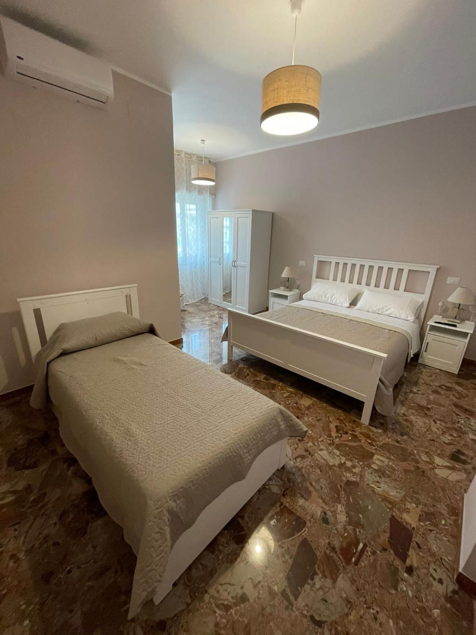 Triple Room with Private Bathroom - Photo 3