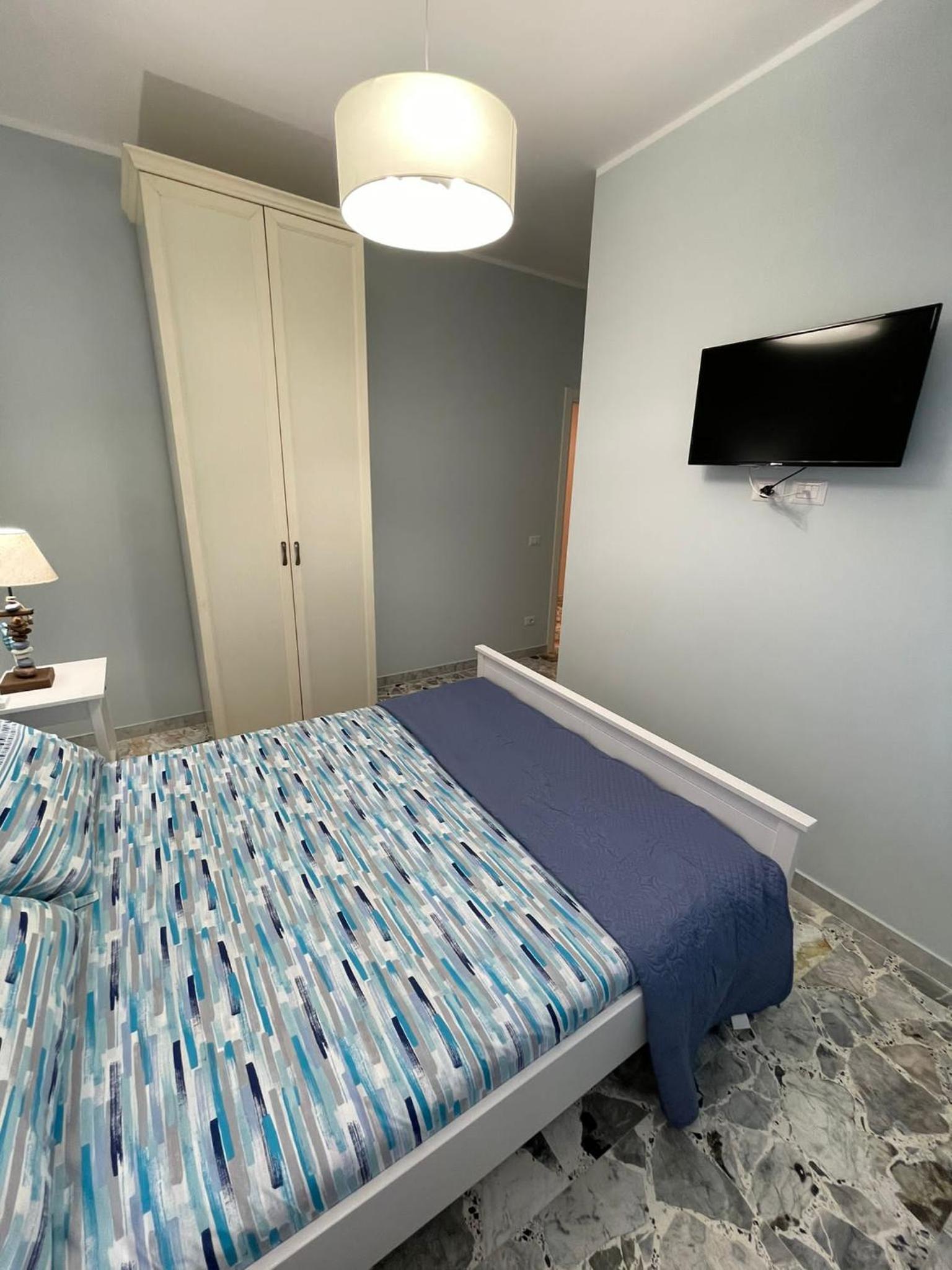 Double Room with Private Bathroom - Photo 2