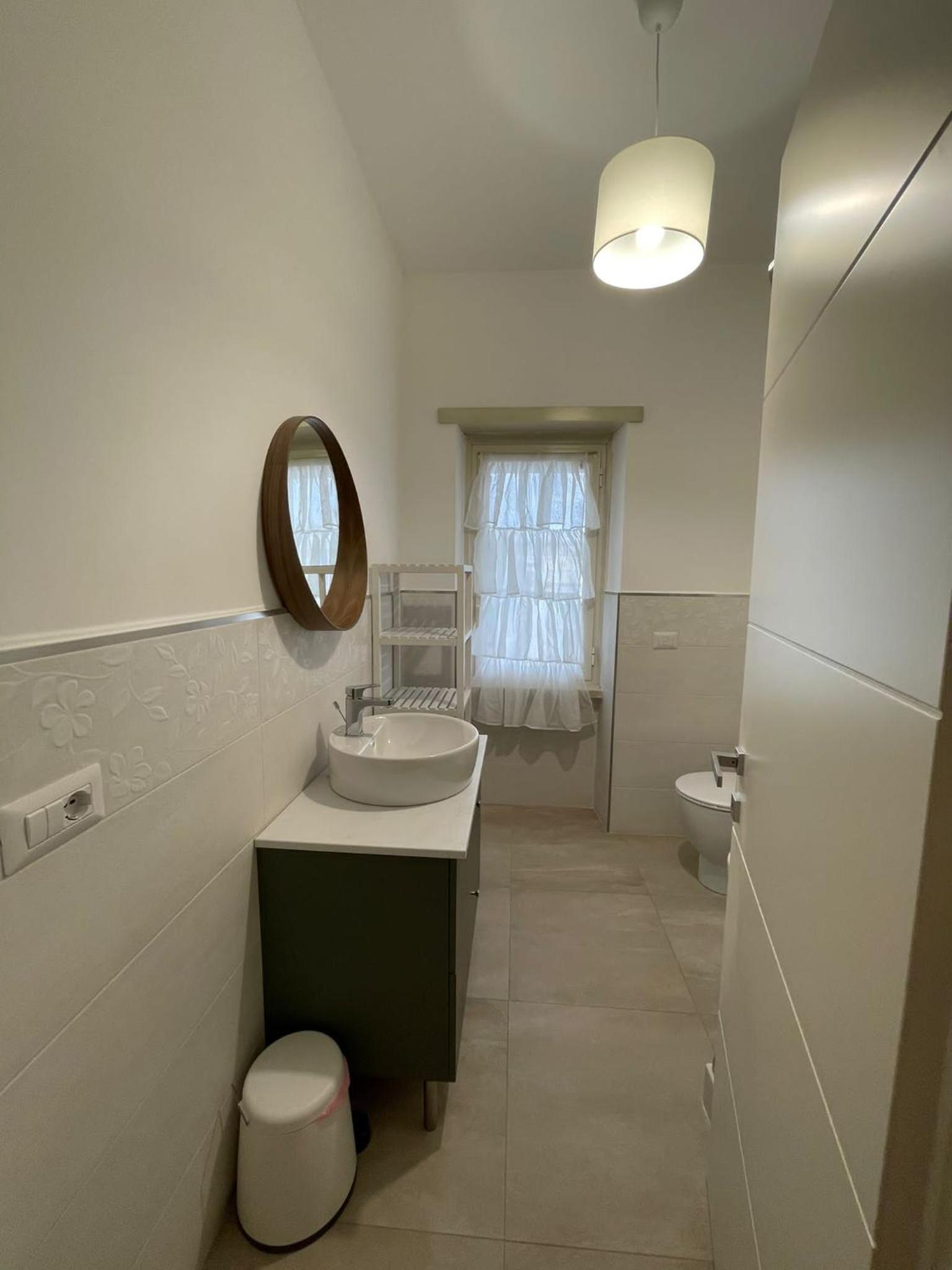 Double Room with Private Bathroom - Photo 8