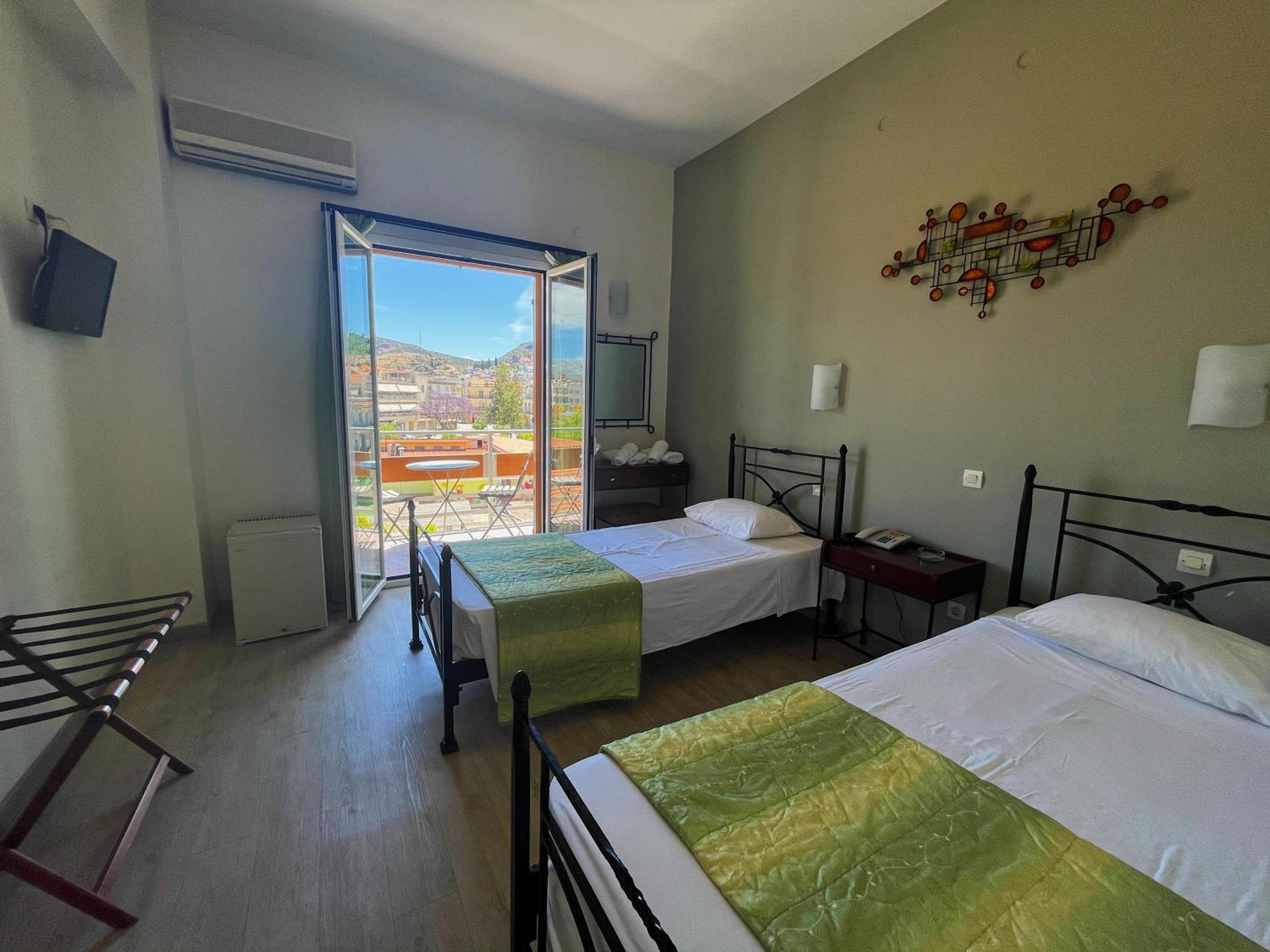 Double or Twin Room - Photo 5