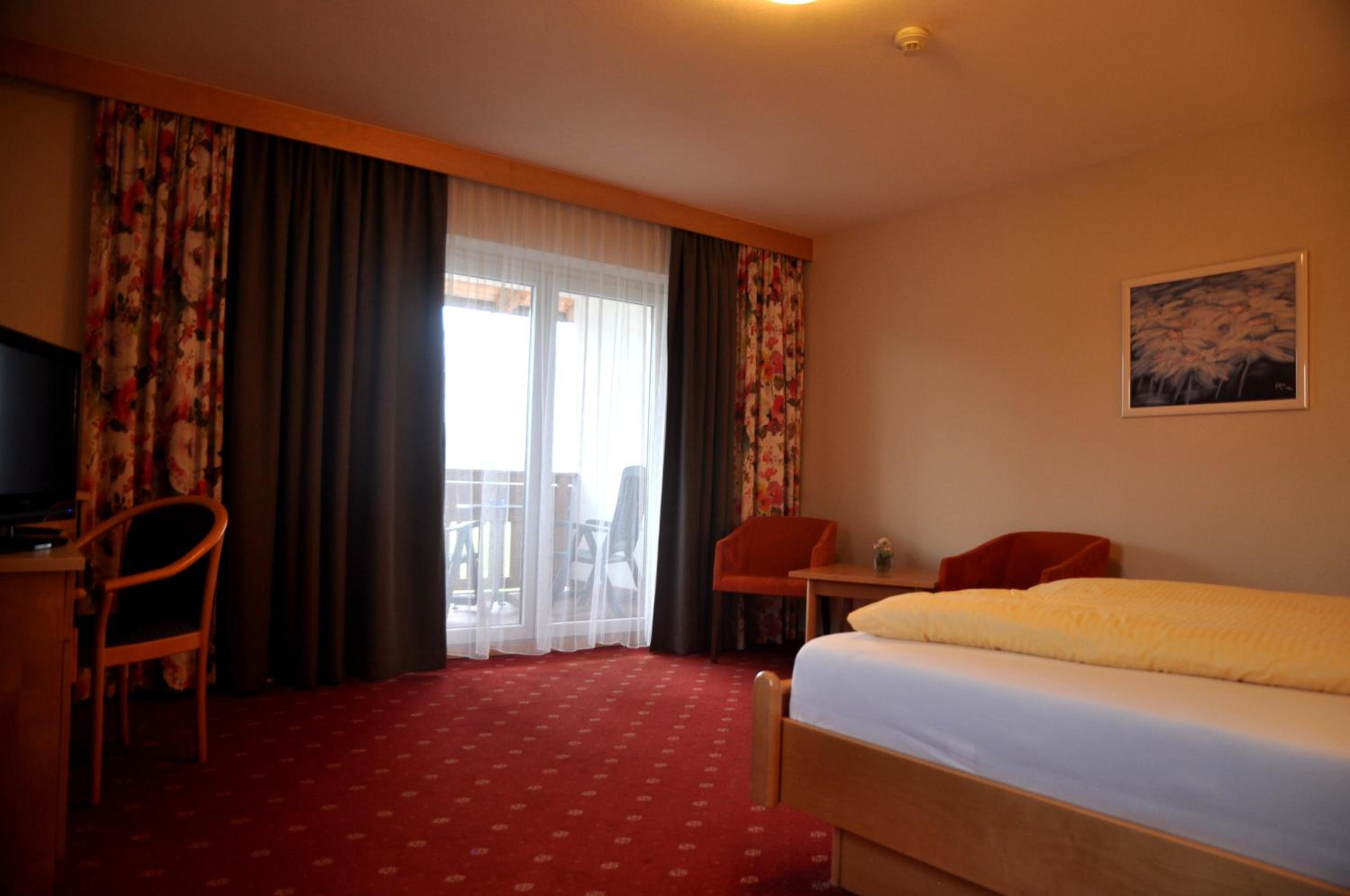 Double Room - Photo 2