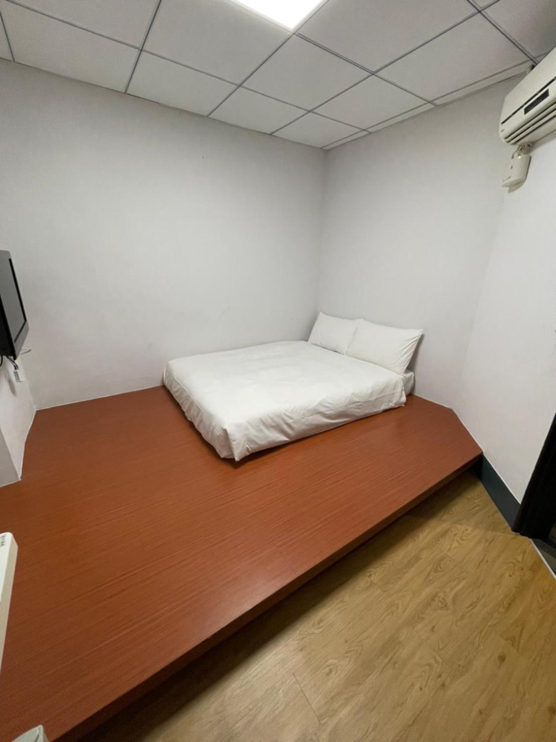 Budget Double Room - Photo 1