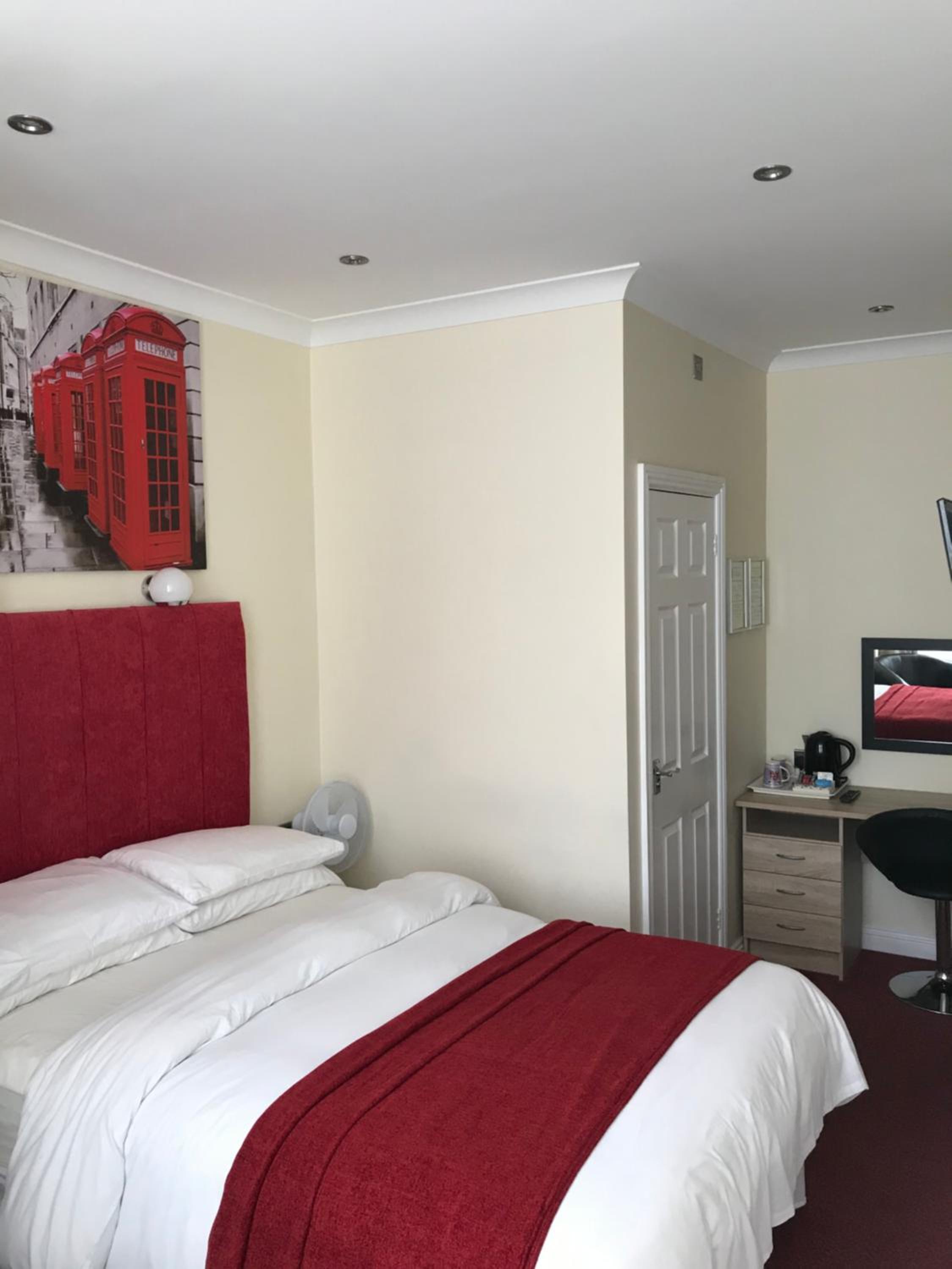 Deluxe Double Room - Photo 13