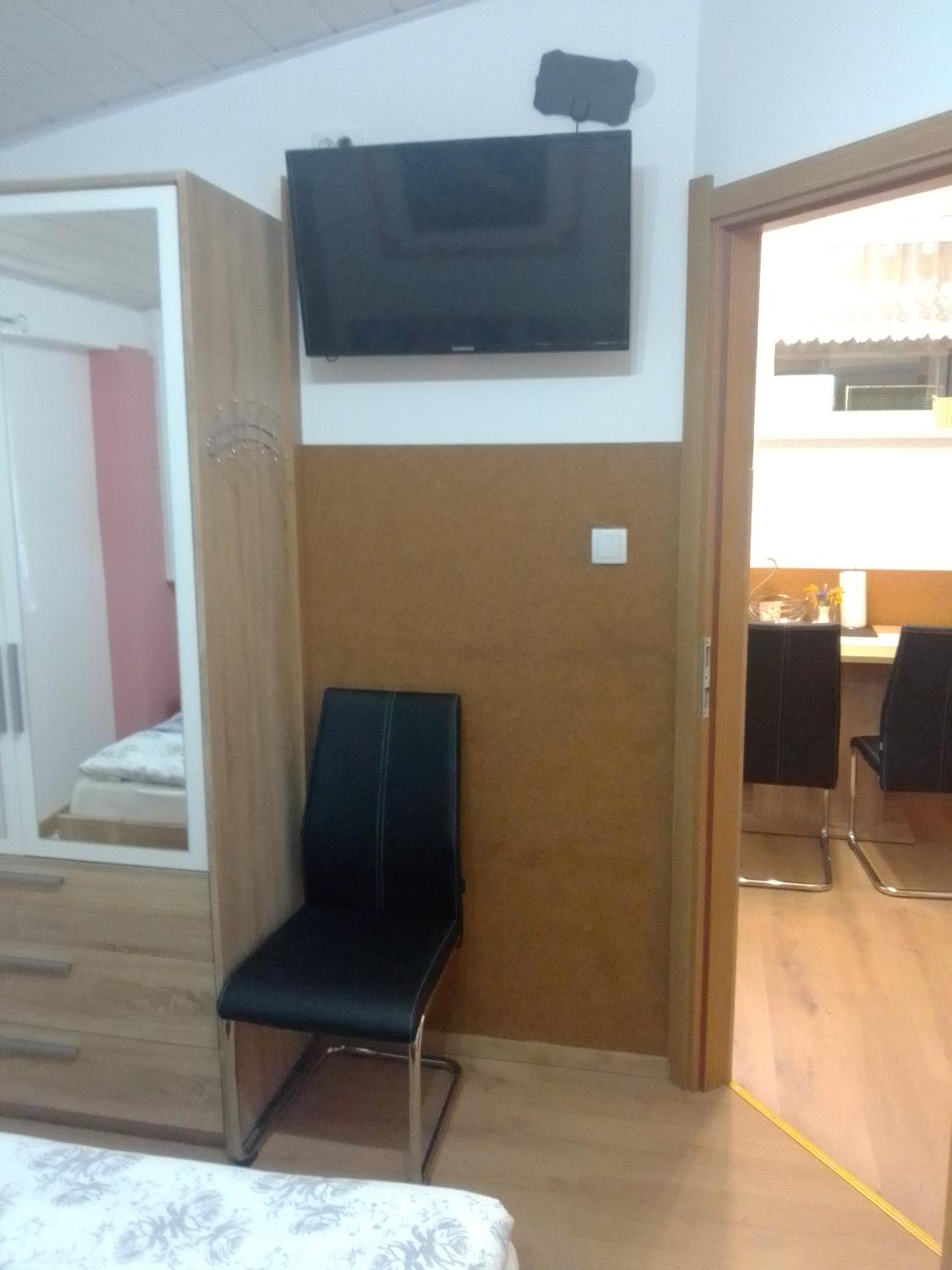 One-Bedroom Apartment - Photo 1