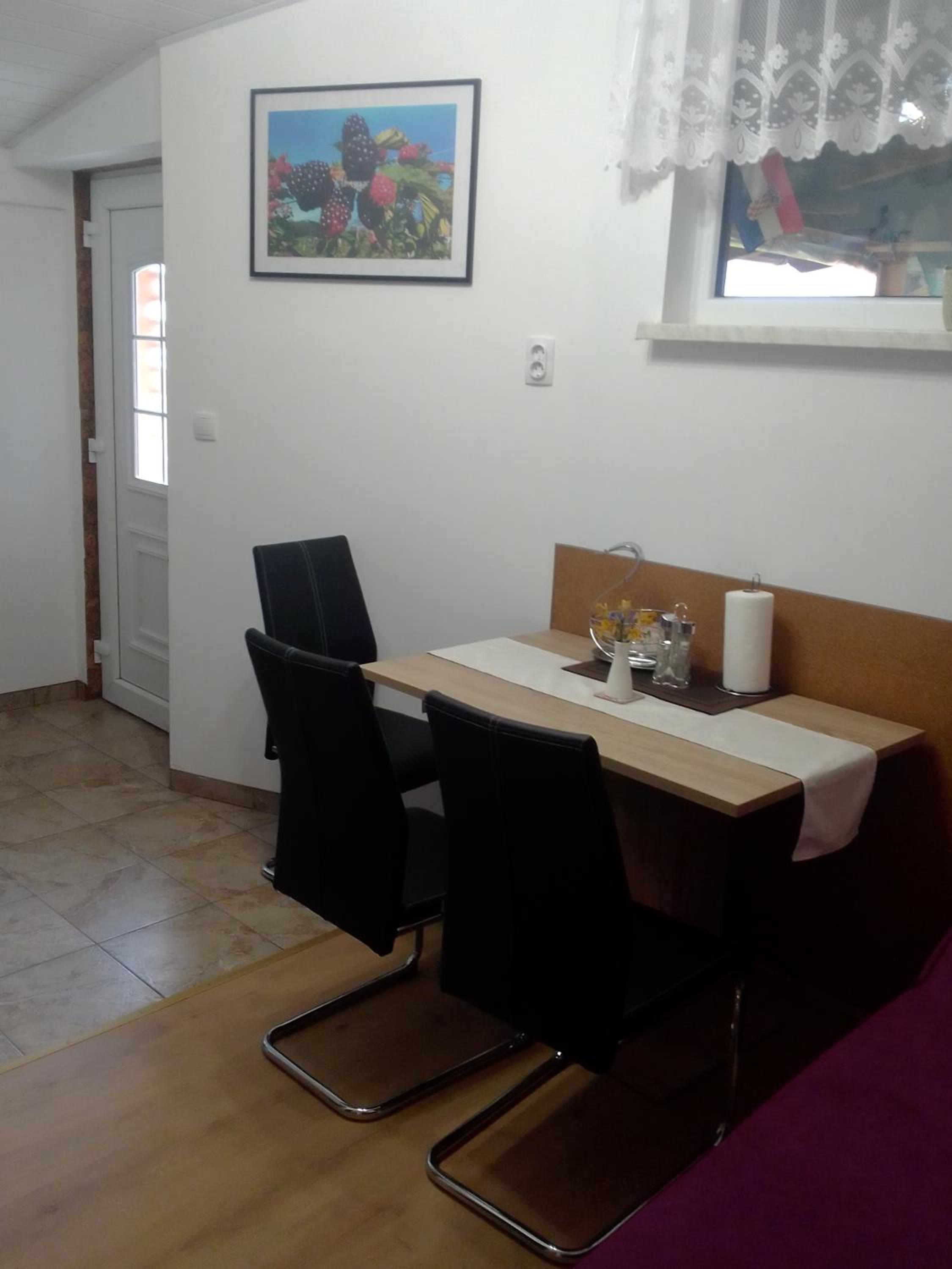 One-Bedroom Apartment - Photo 41