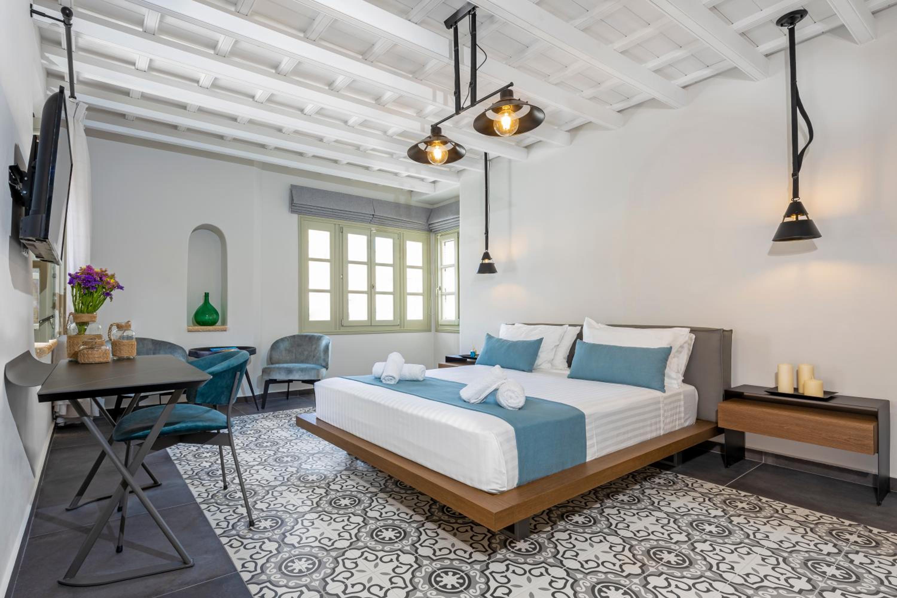 Deluxe King Suite