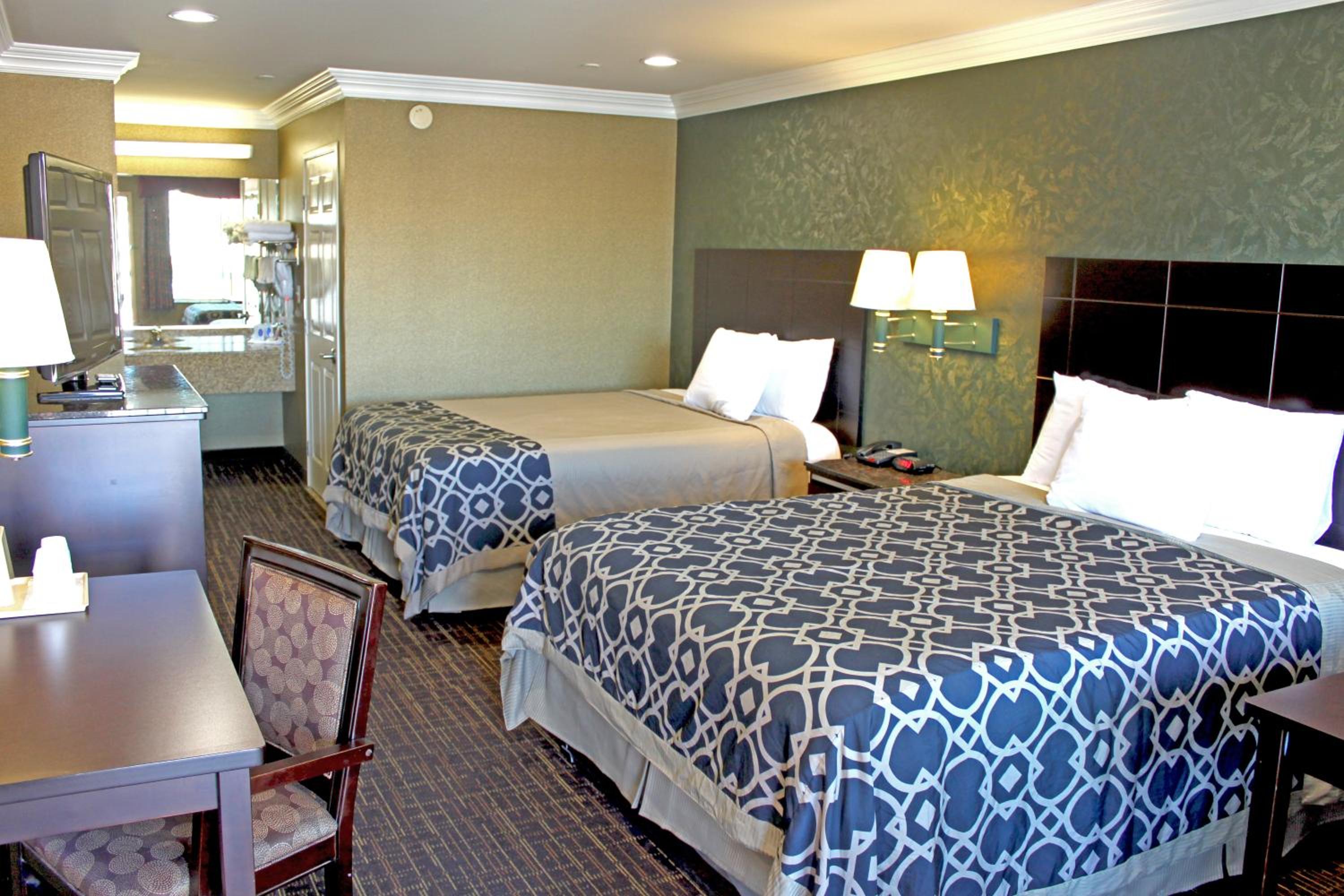 Queen Room with Two Queen Beds - Photo 1
