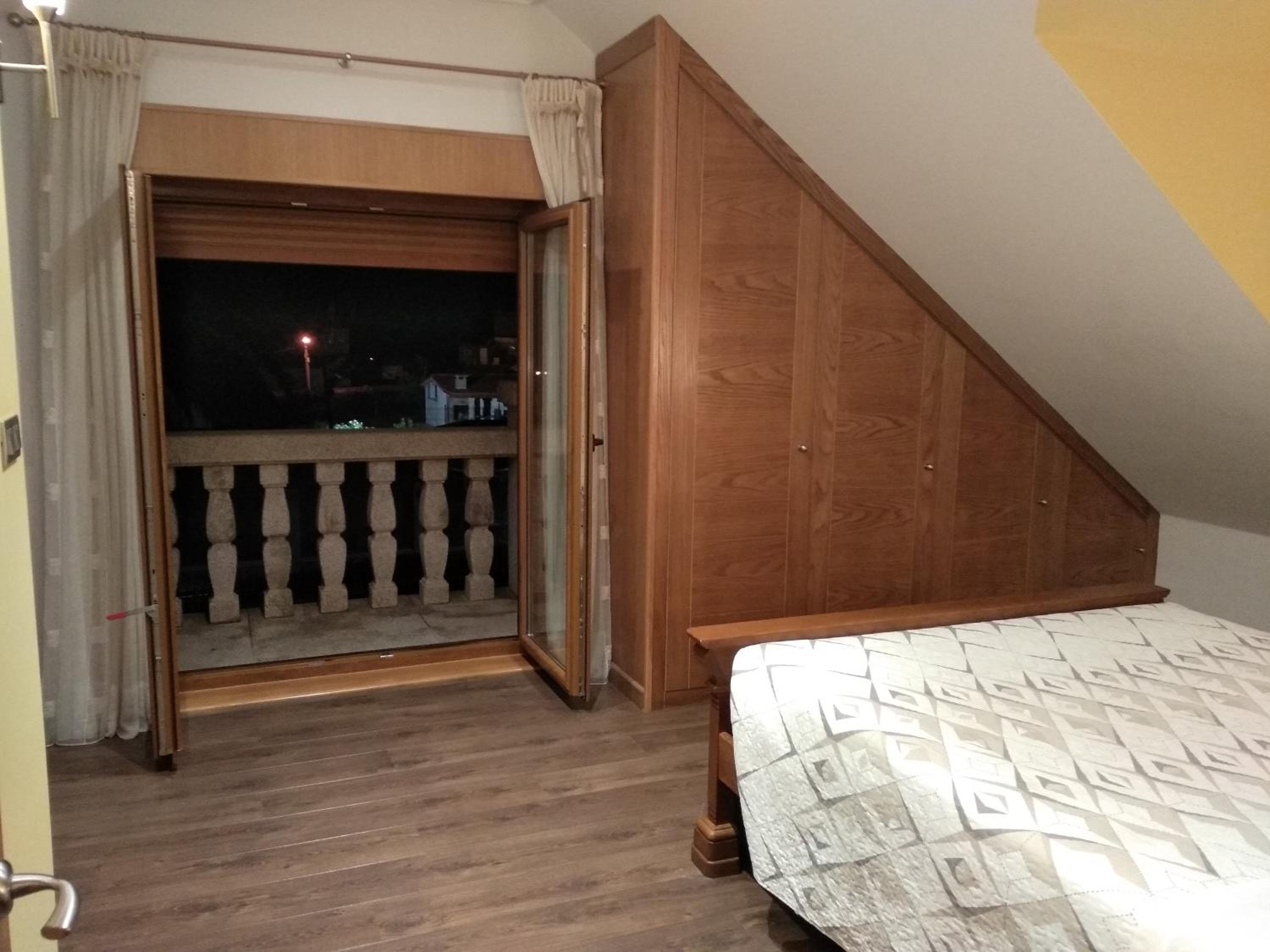 Double Room with Balcony - Photo 2