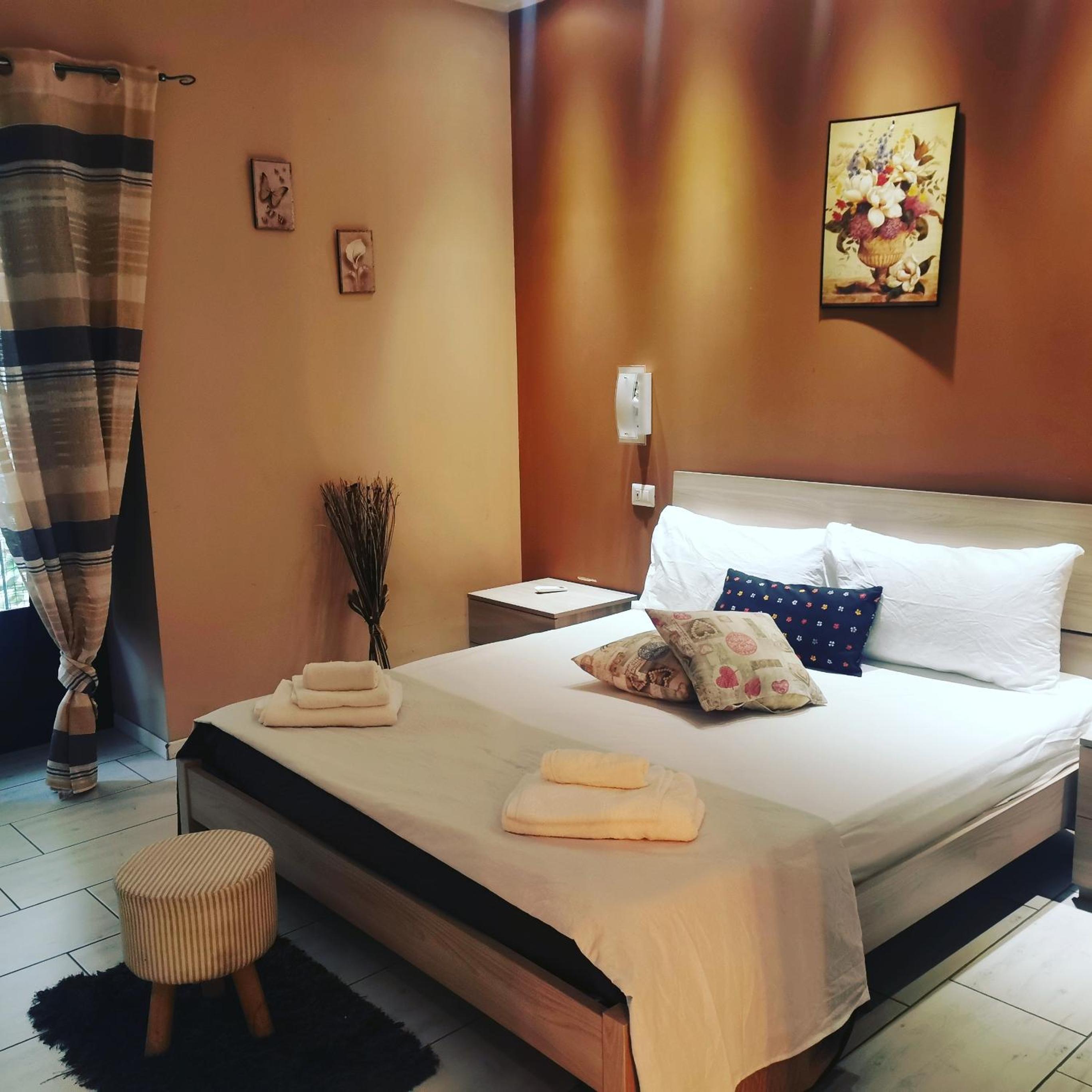 Double Room - Photo 9