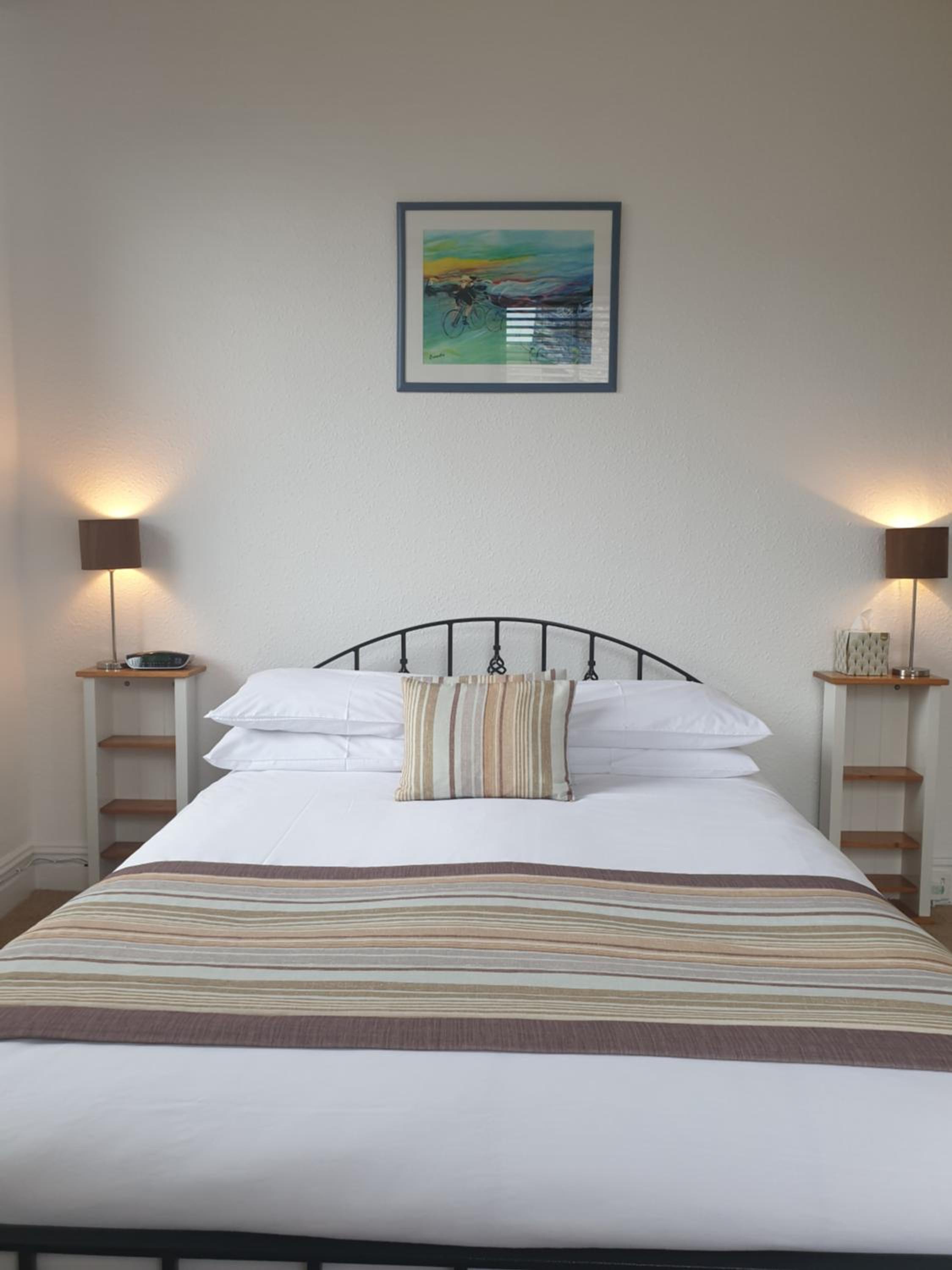 Single Room with Private Bathroom photo 1