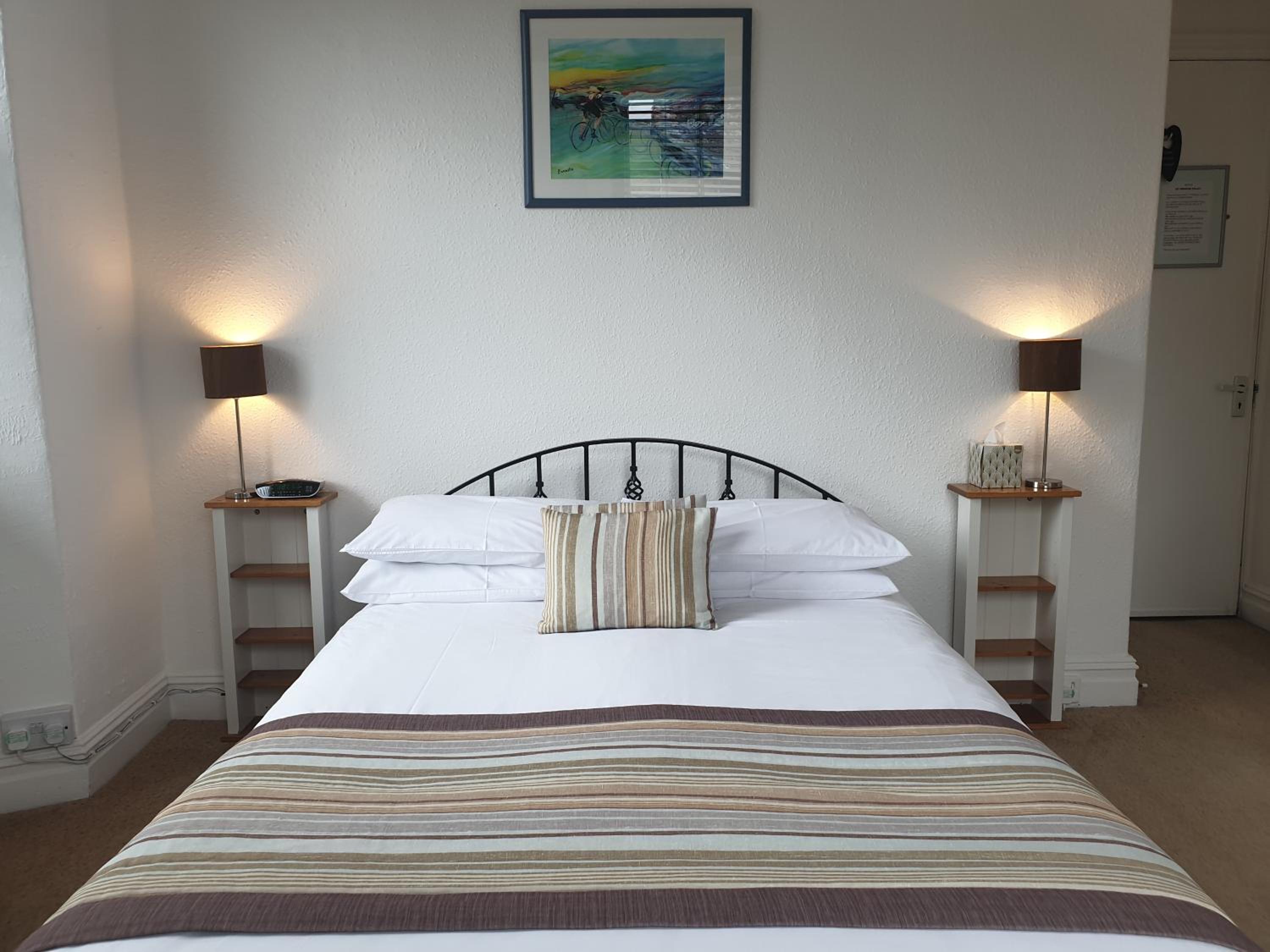 Single Room with Private Bathroom photo 3