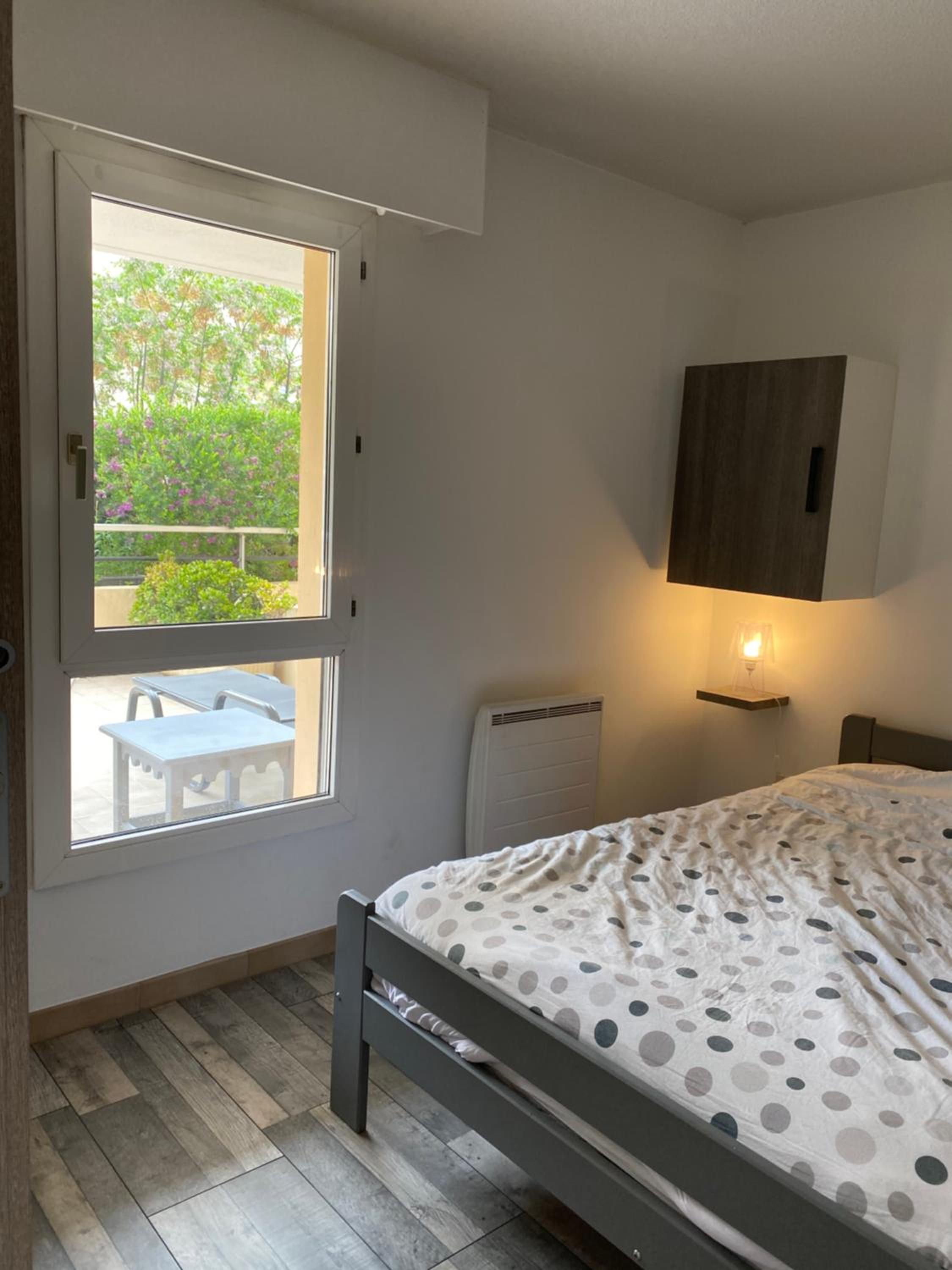 Superior One-Bedroom Apartment