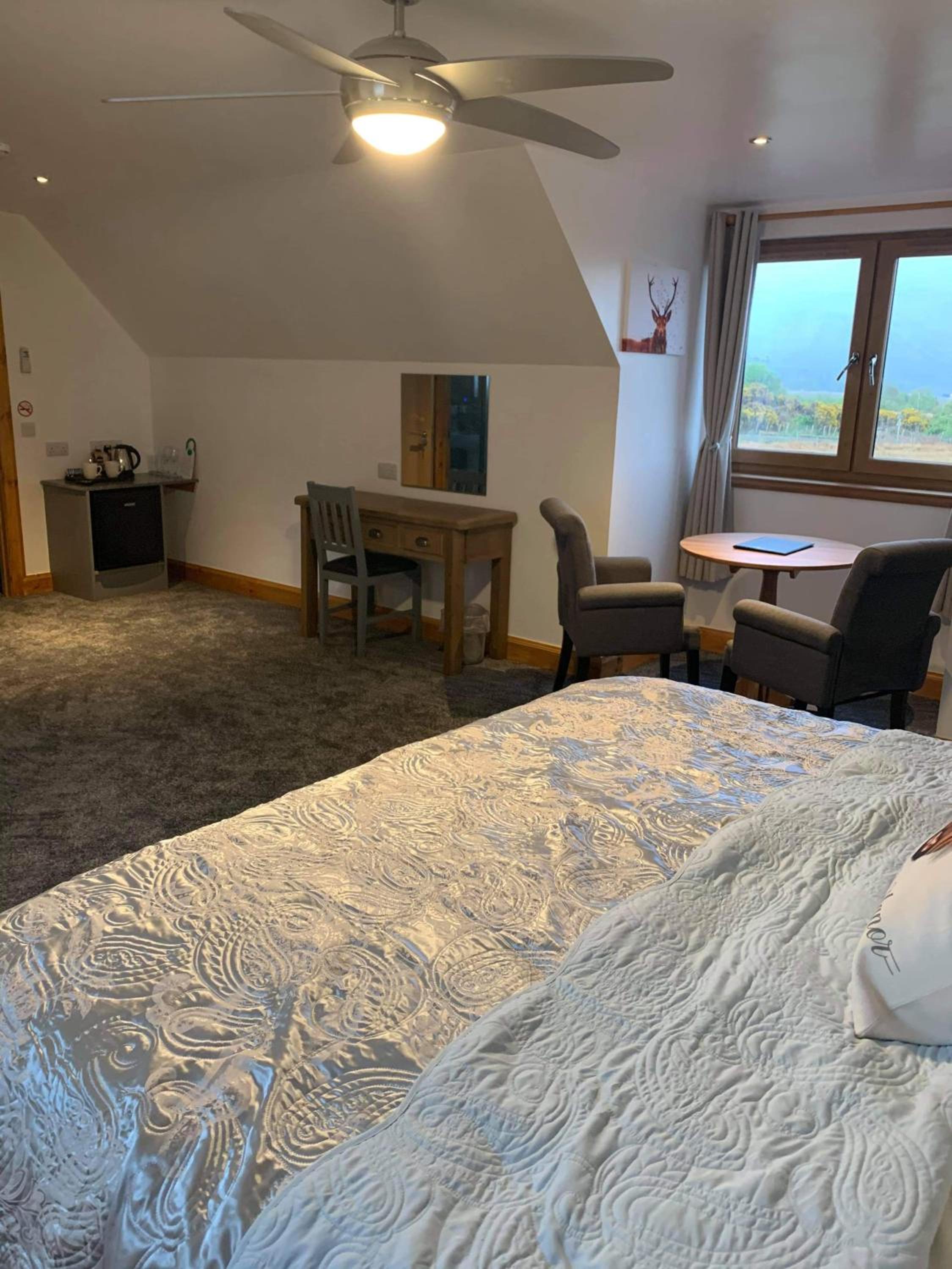 King Room with Mountain View photo 2