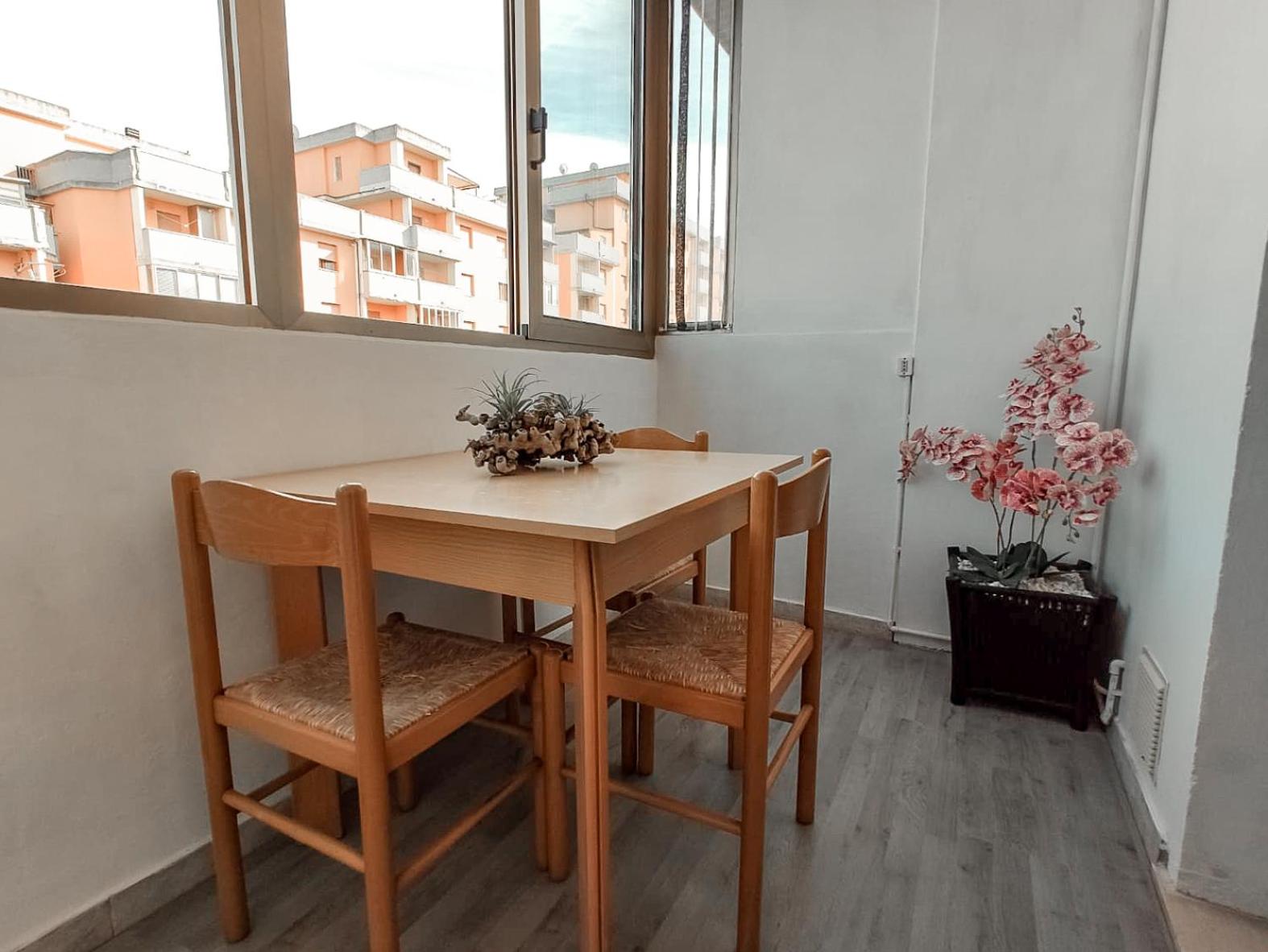 One-Bedroom Apartment - Photo 7