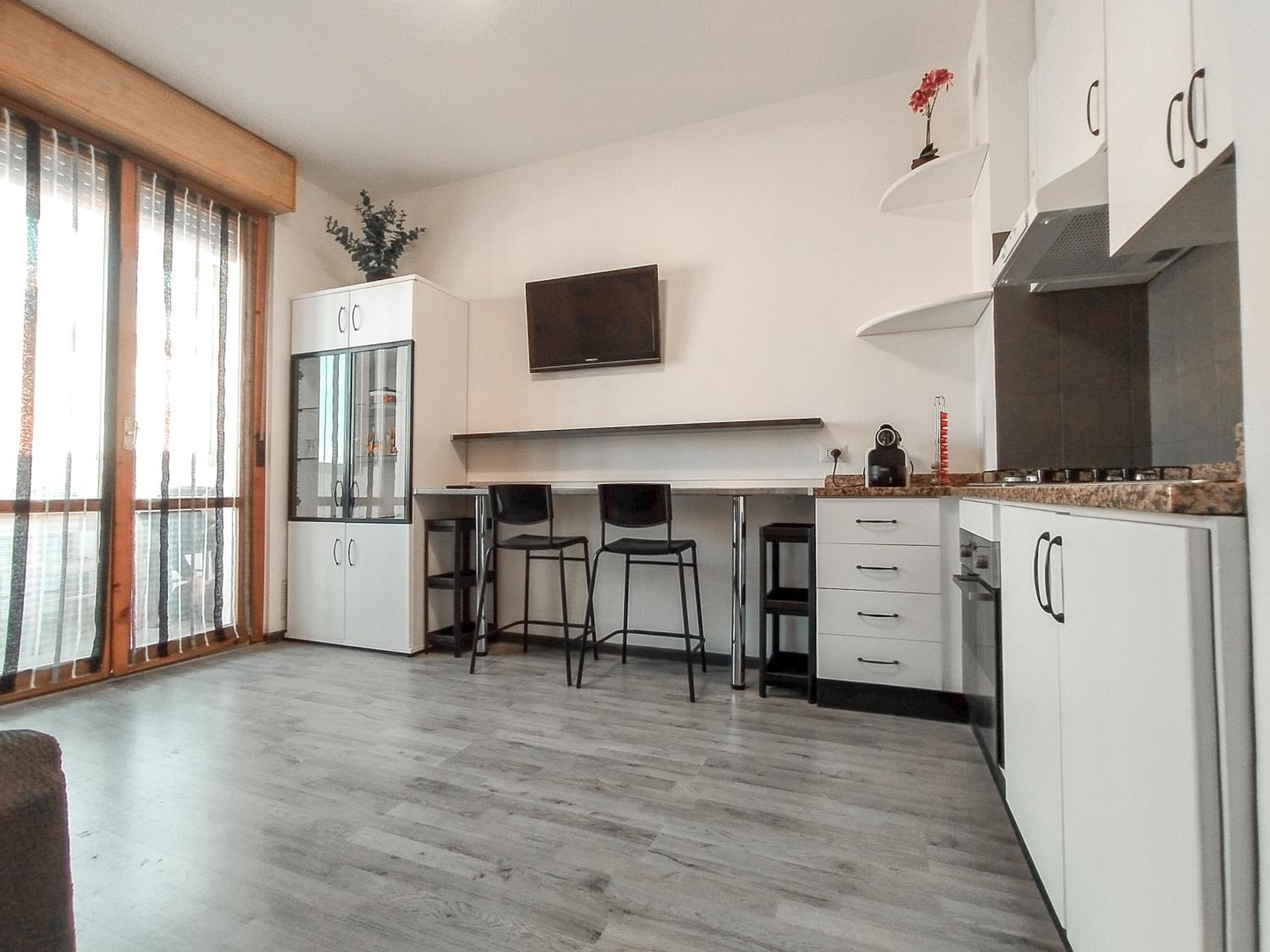One-Bedroom Apartment - Photo 12