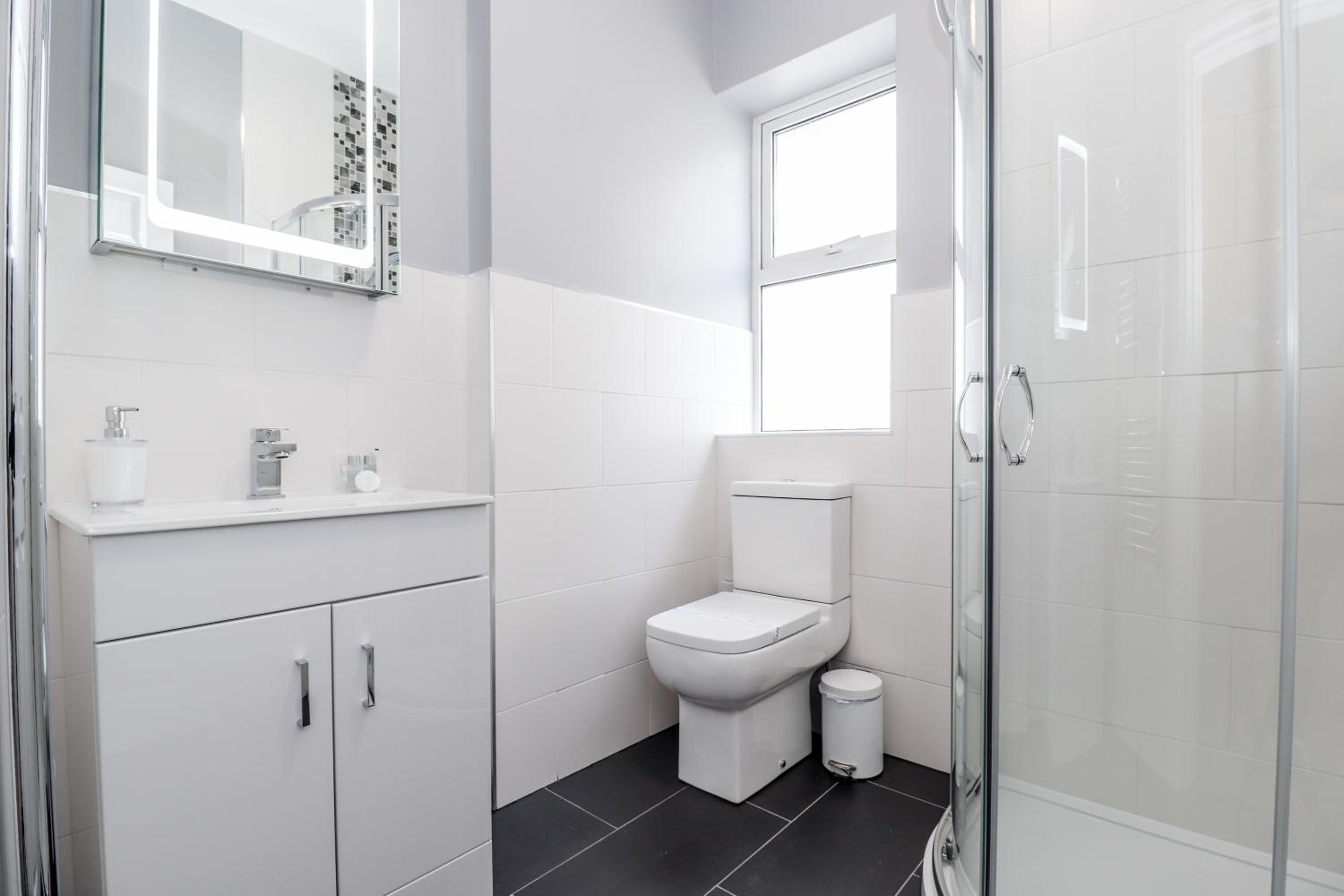 Standard Double Room - Photo 10