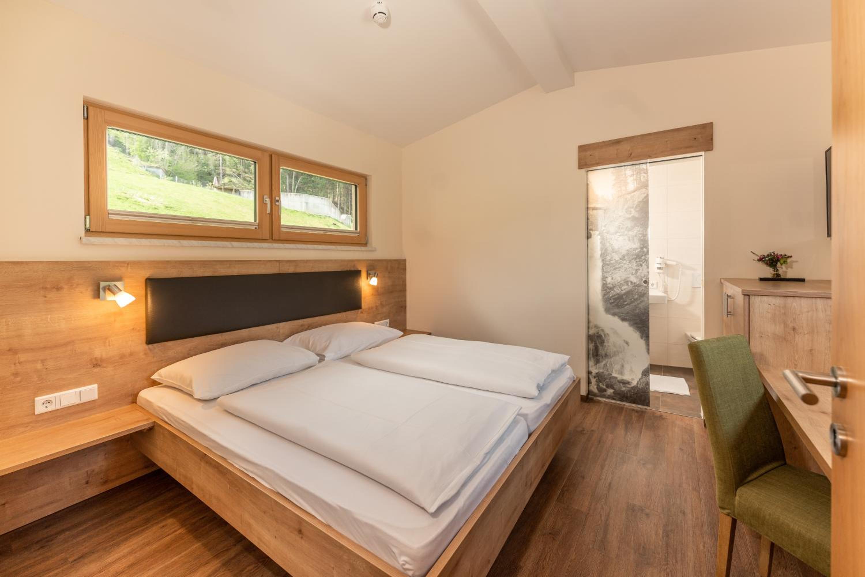 Double Room - Photo 6