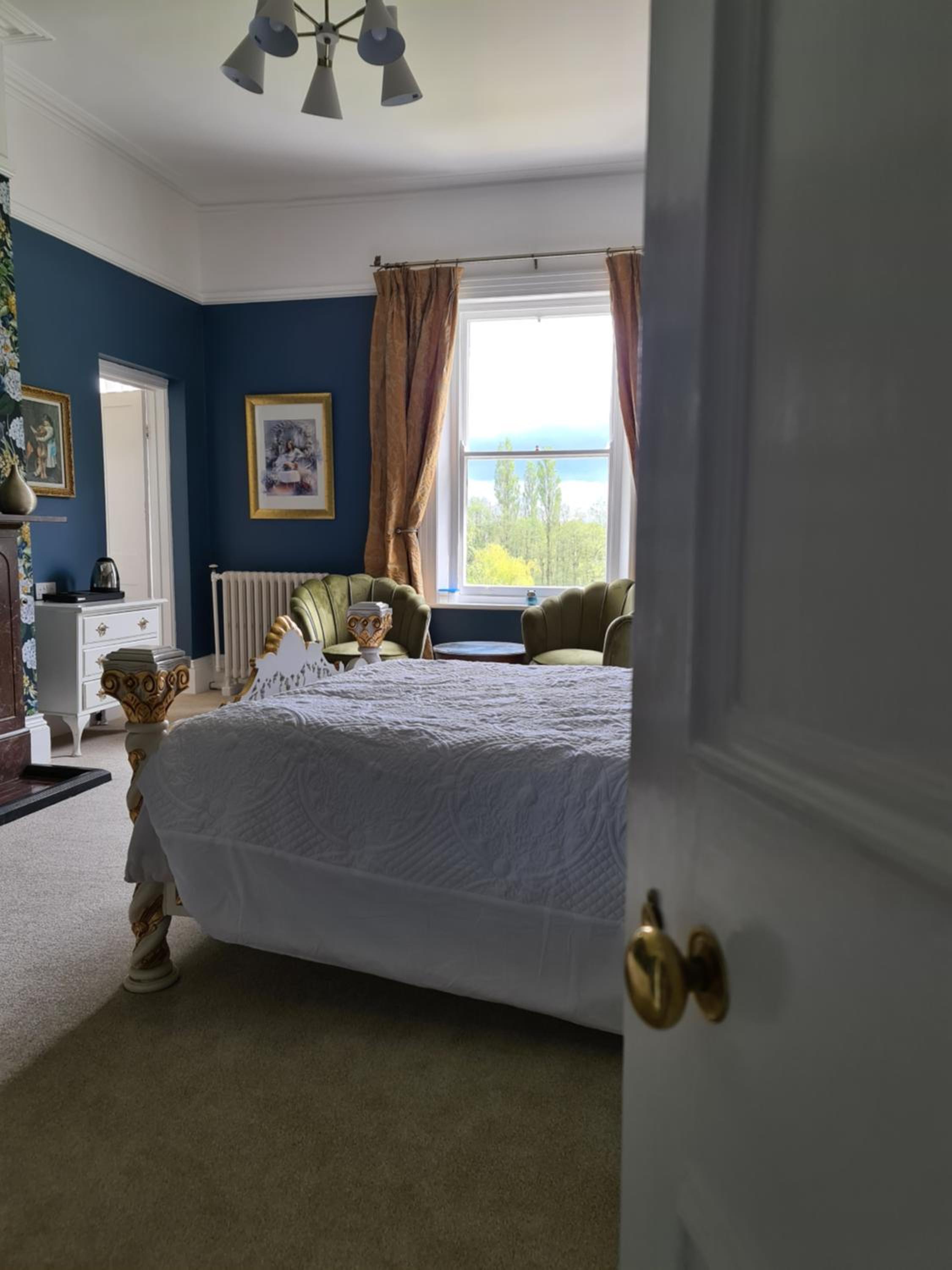 Superior King Room - Photo 8