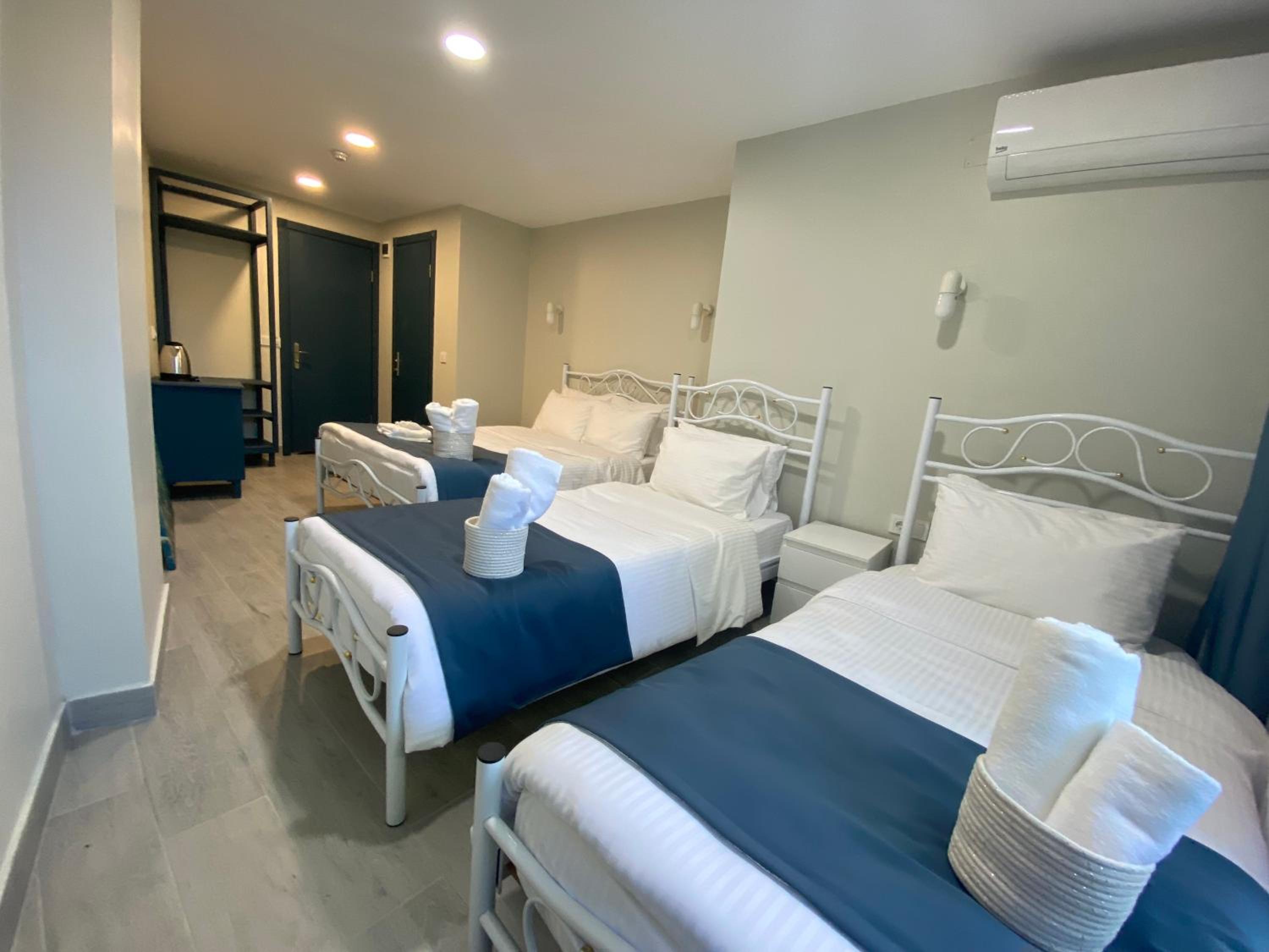 Quadruple Room with Garden View photo 3
