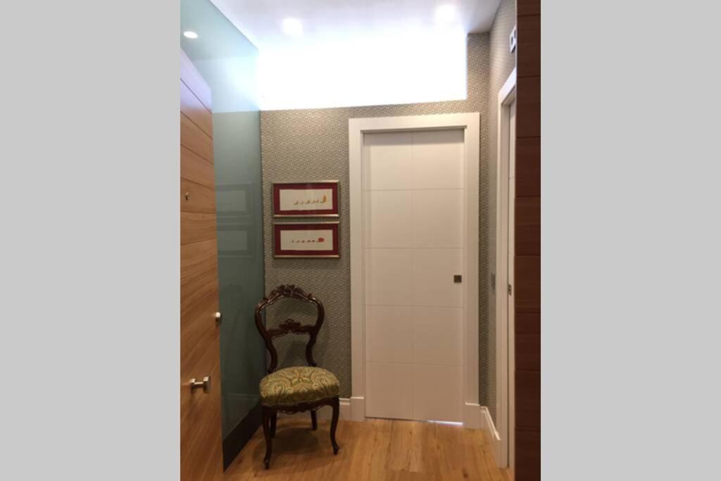 One-Bedroom Apartment - Photo 4