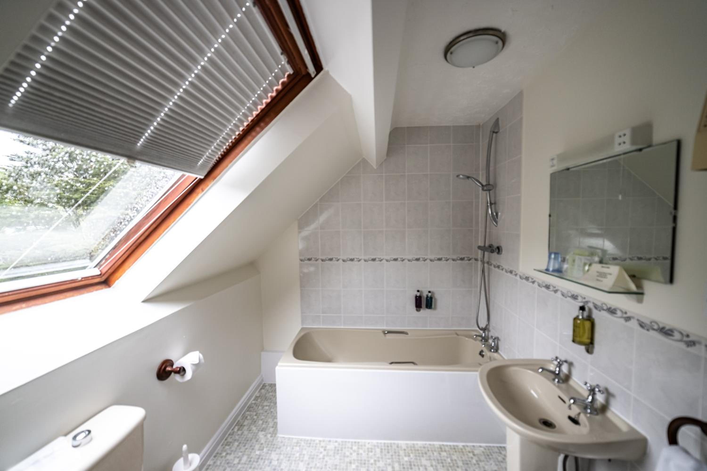 Double Room - Photo 7