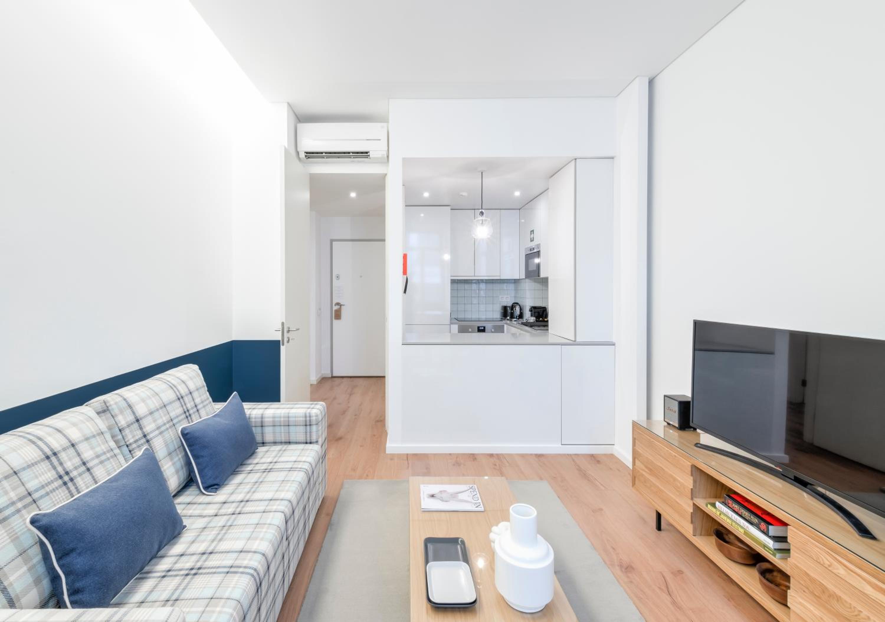 Standard One-Bedroom Apartment - Photo 5