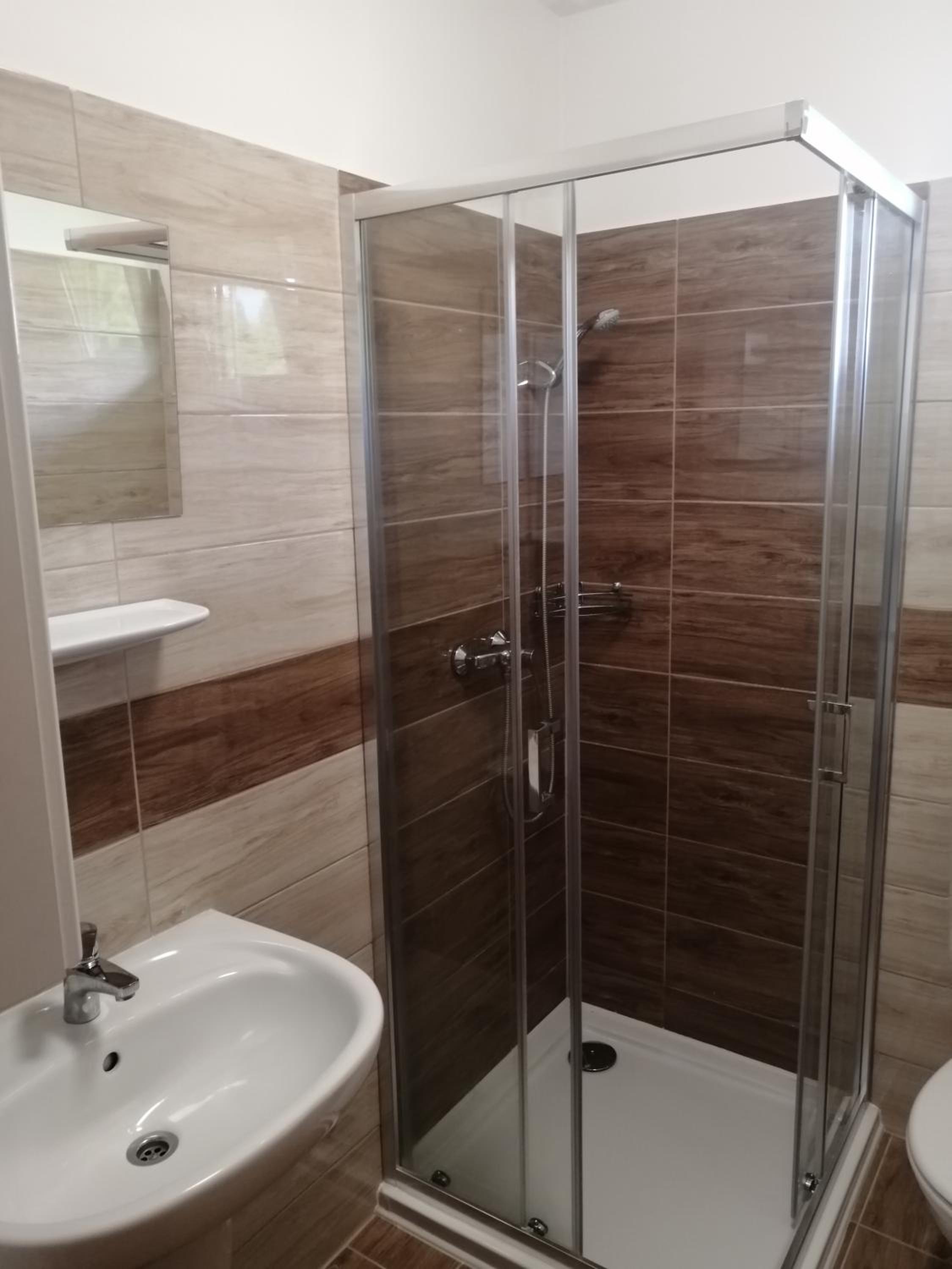 Family Room with Shower photo 3