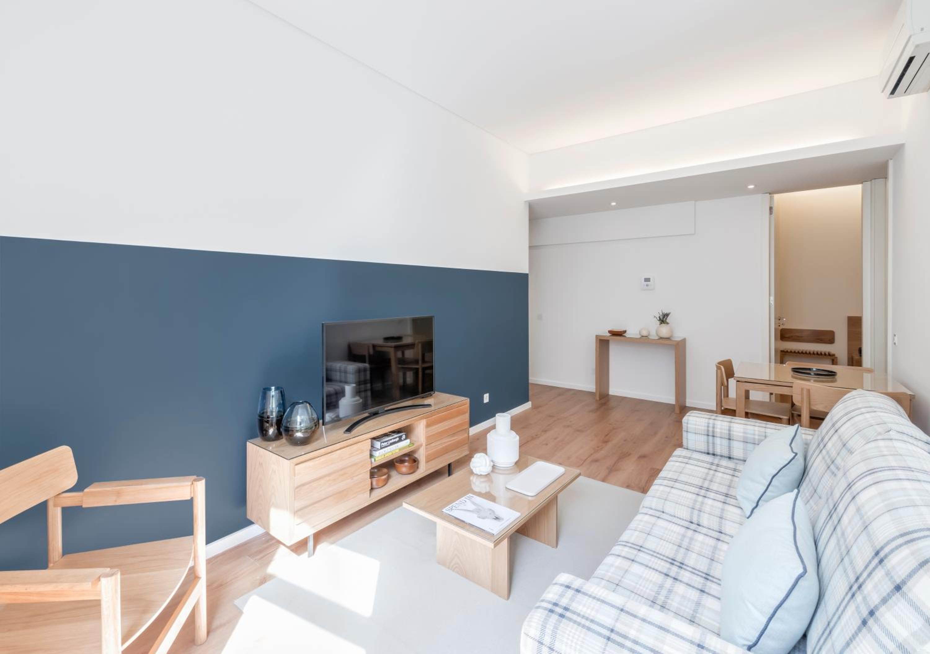 Standard Apartment with One Double Bed and One Single Bed - Photo 8