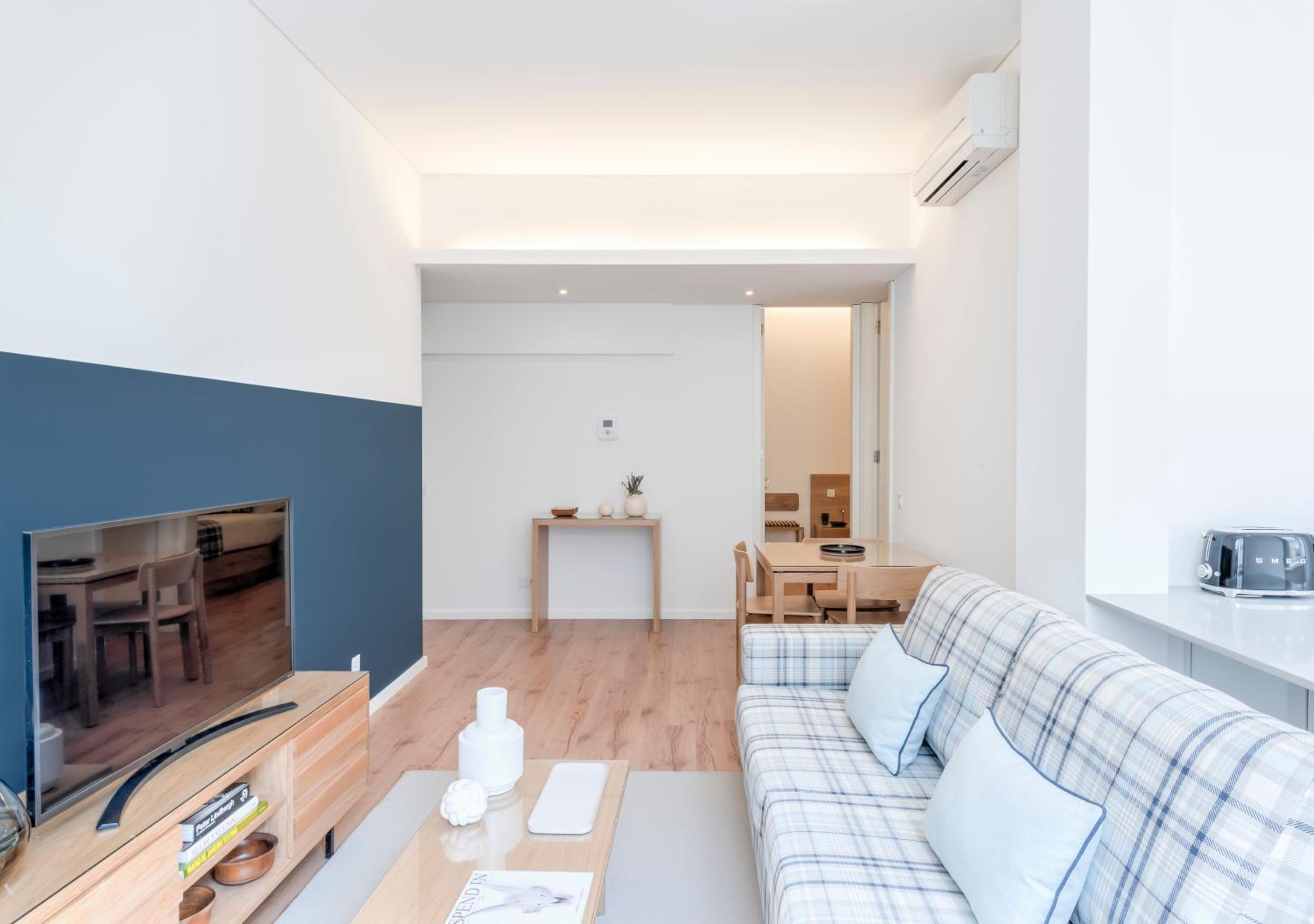 Standard Apartment with One Double Bed and One Single Bed - Photo 16