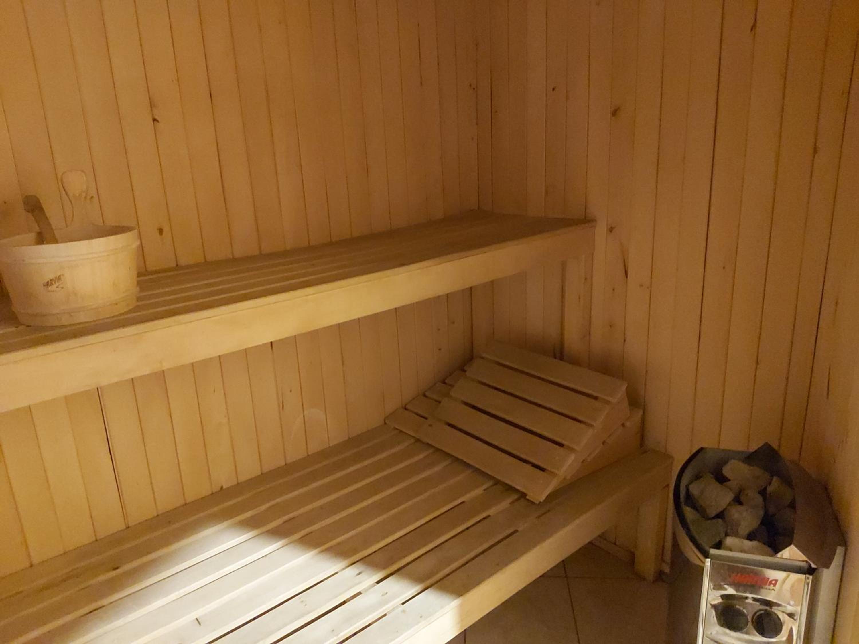 One-Bedroom Apartment - Photo 2