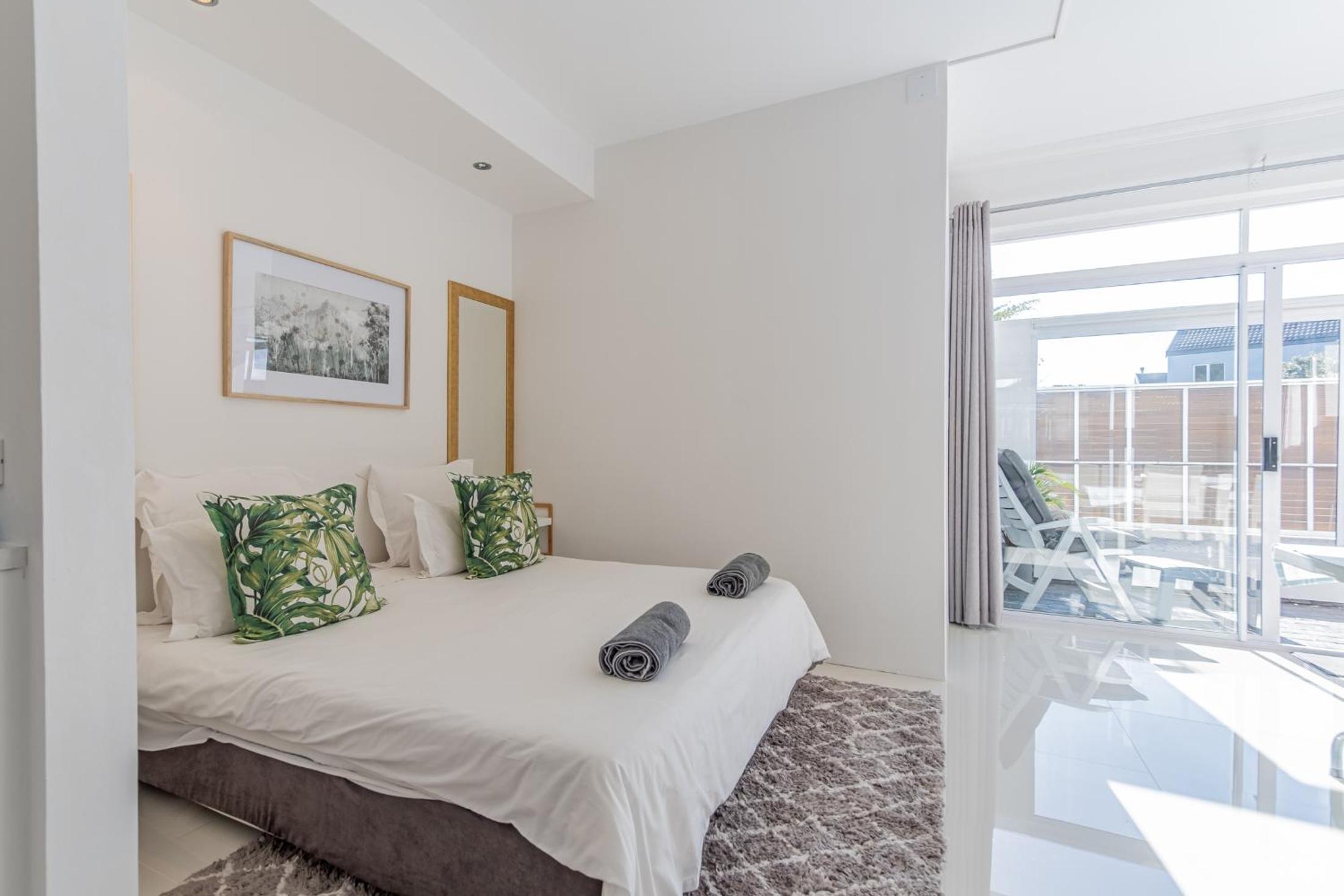 Studio Apartment photo 2