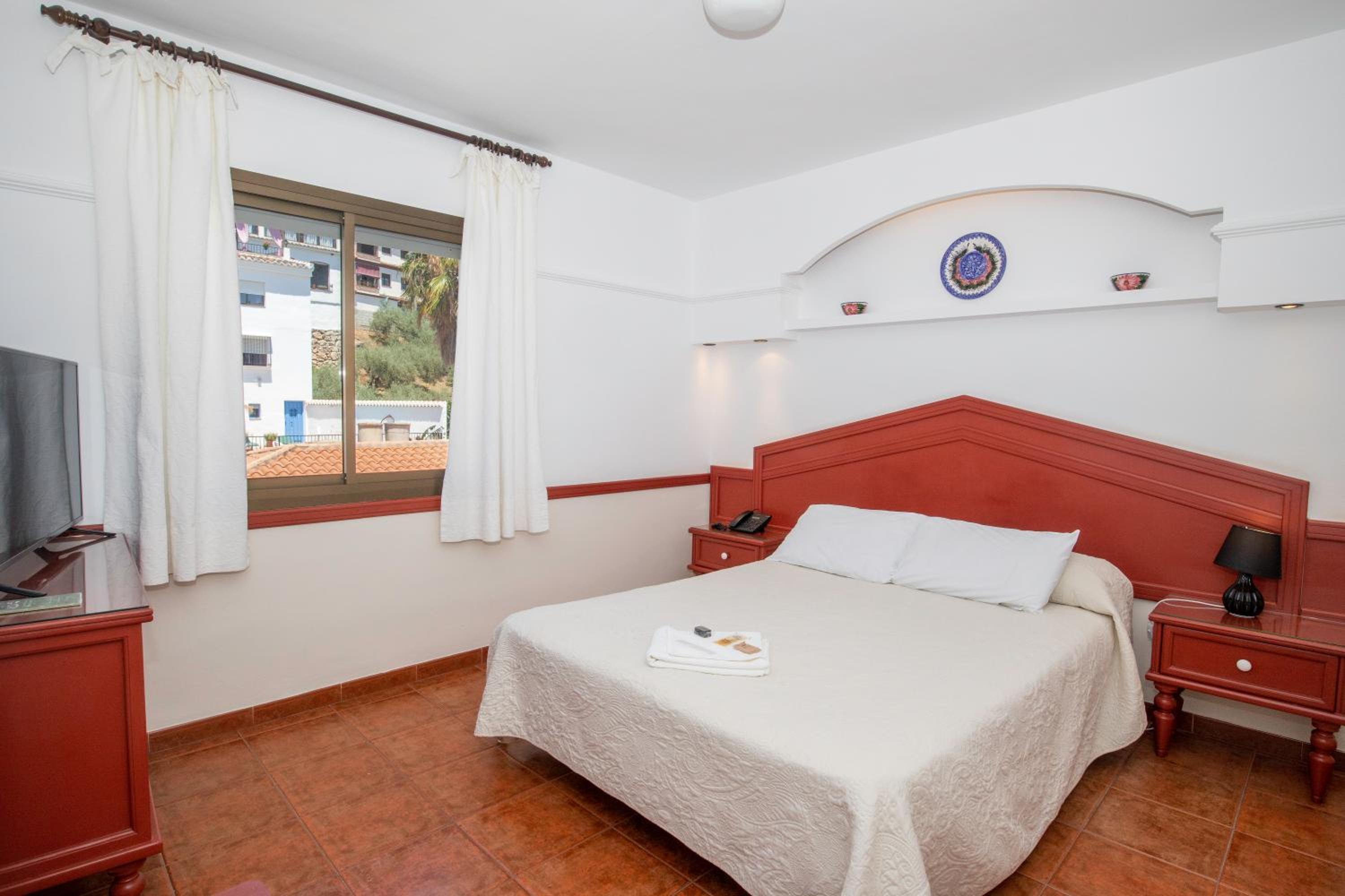 Classic Double Room - Photo 7