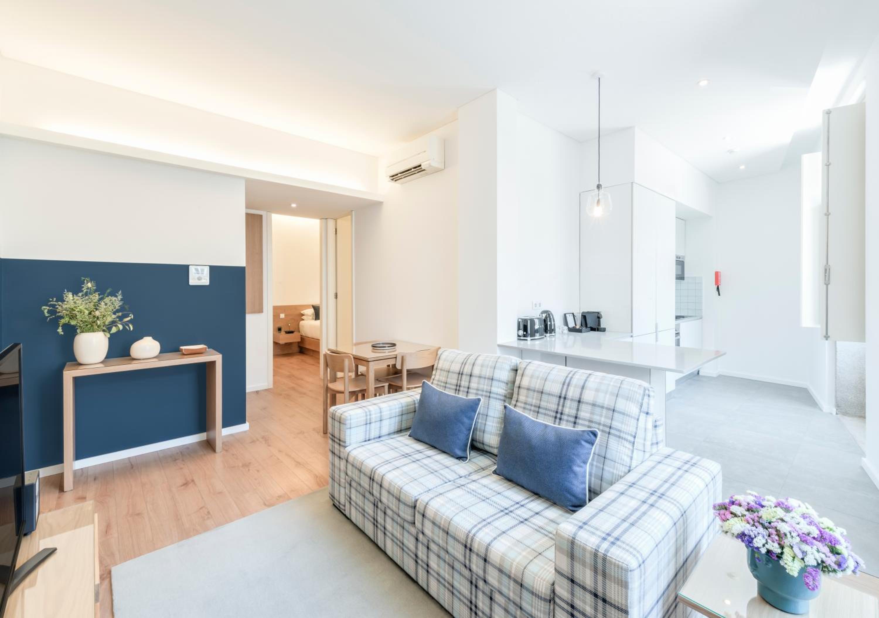 Apartment with One Double Bed and One Single Bed - Photo 9