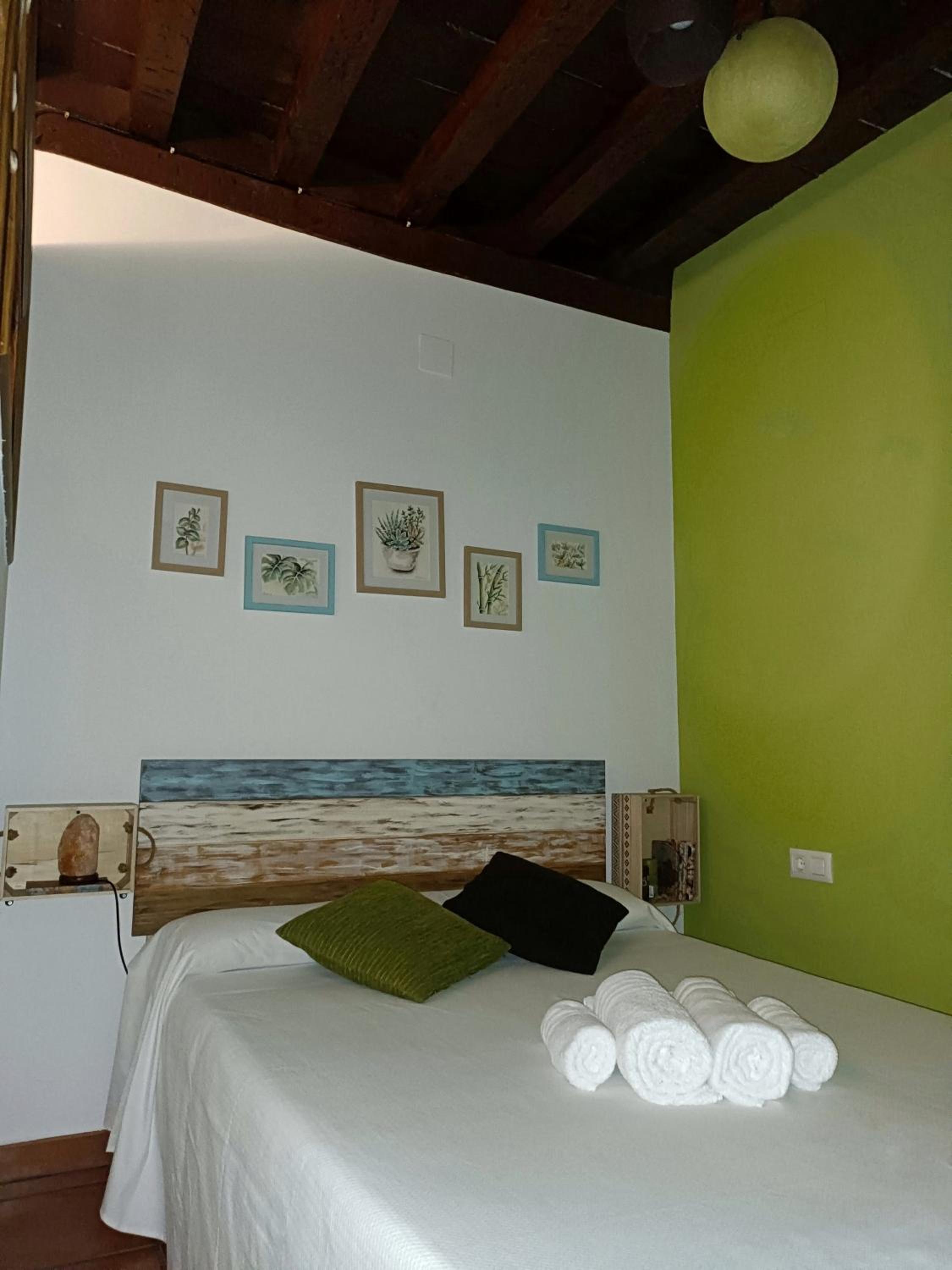 One-Bedroom Apartment - Photo 8