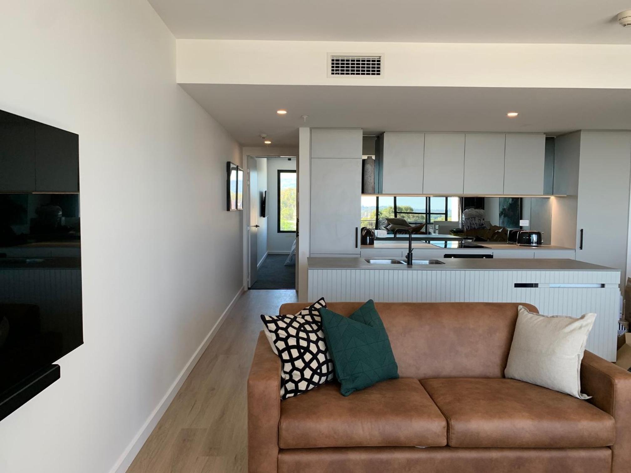 Two Bedroom Deluxe Apartment - Photo 8